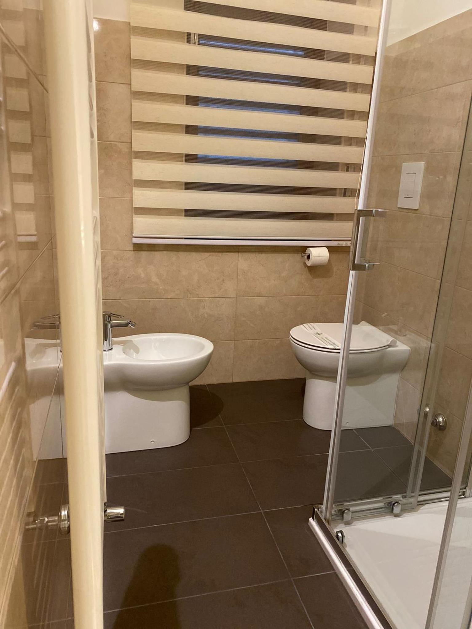 Quadruple Room with Private Bathroom - Photo 10