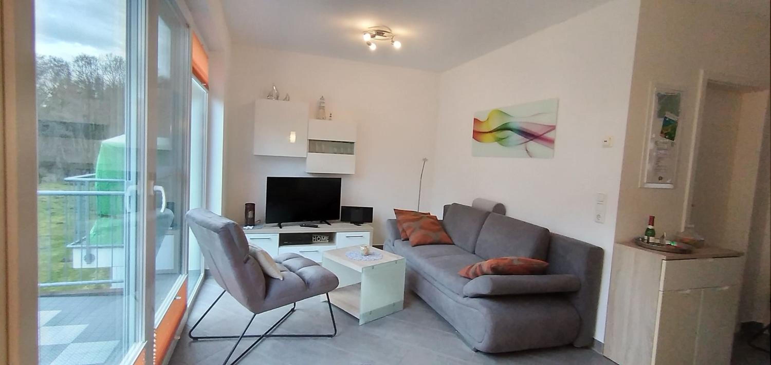 One-Bedroom Apartment with Balcony photo 2