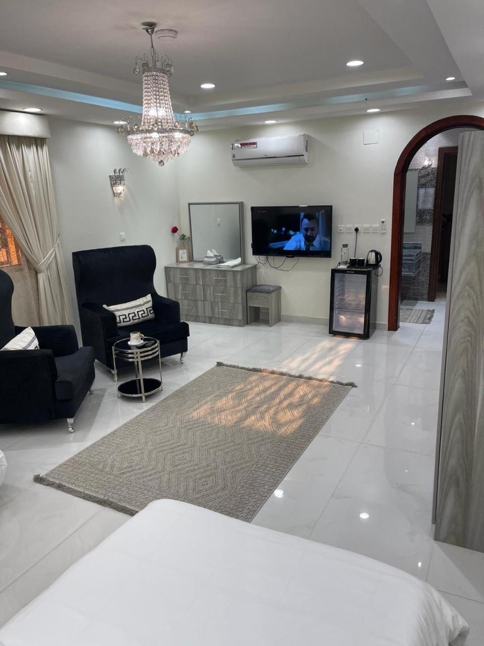 Family Room photo 1