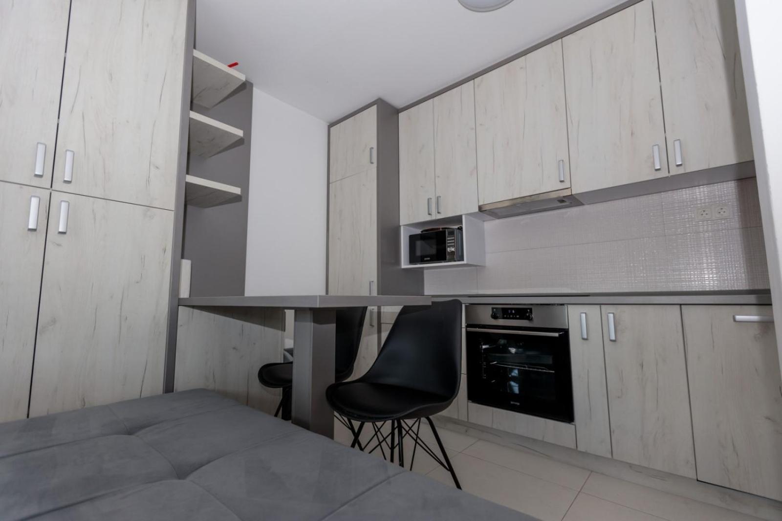 One-Bedroom Apartment photo 2