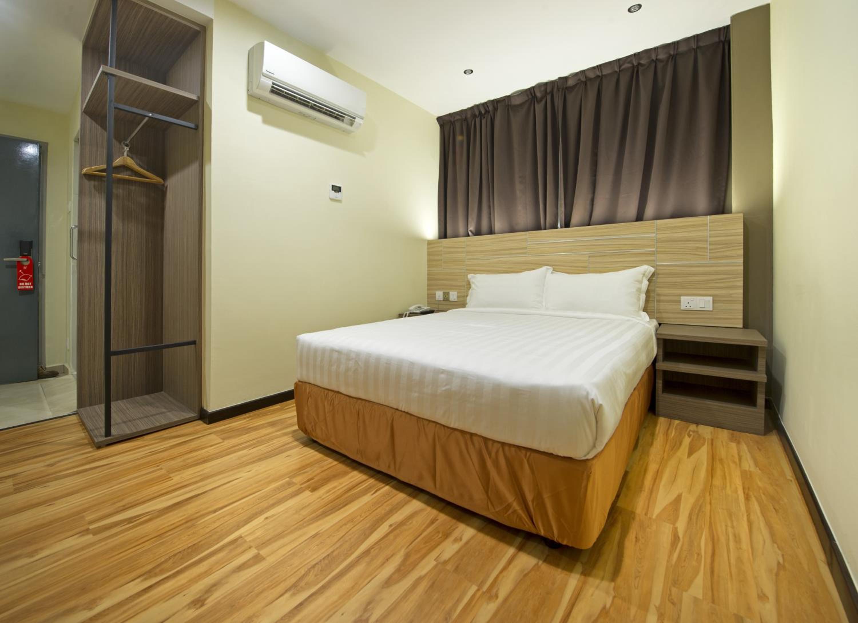 Deluxe Room - Photo 1