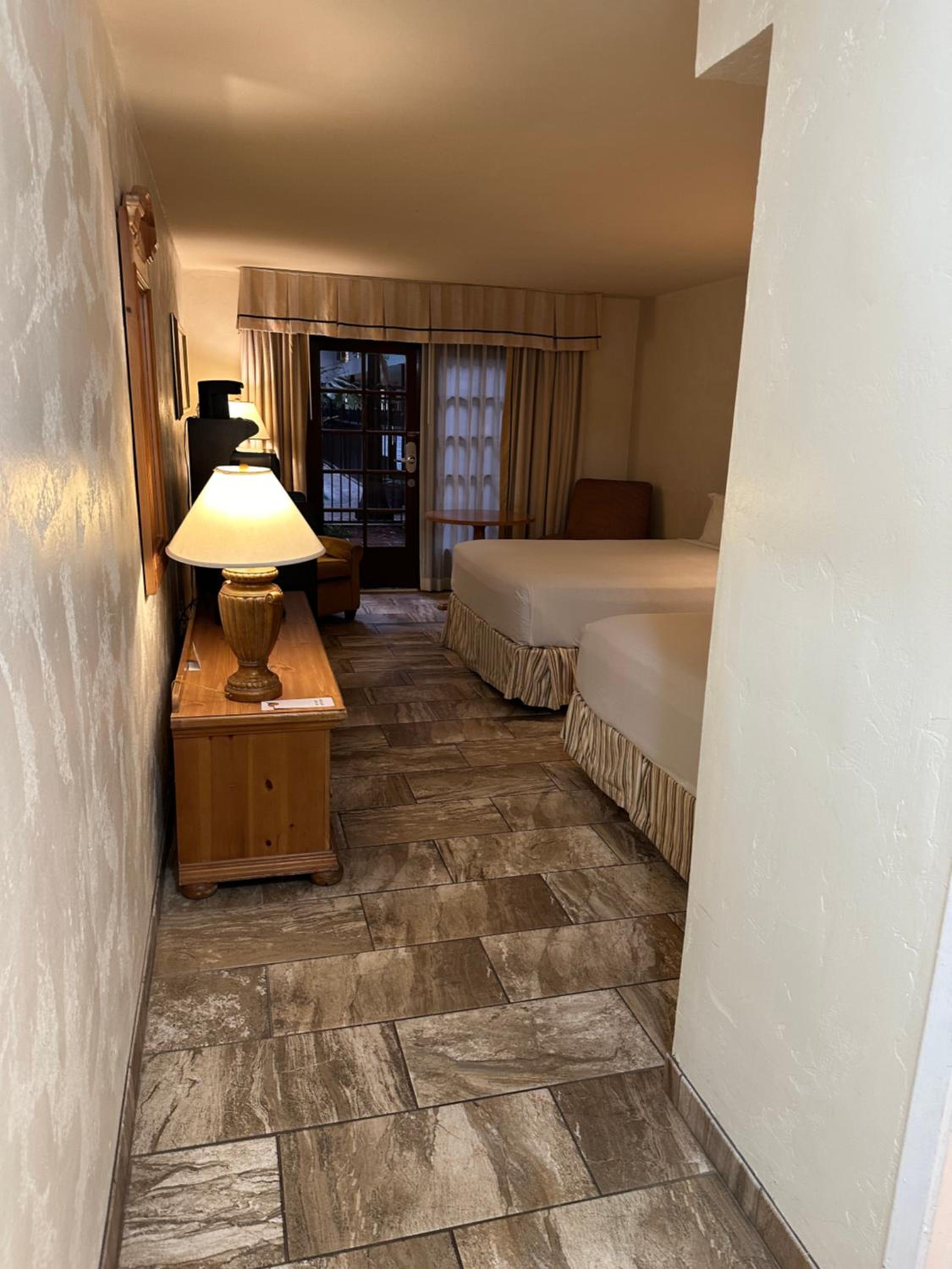 2 Queen Beds, Deluxe Room, Non-Smoking - Photo 2