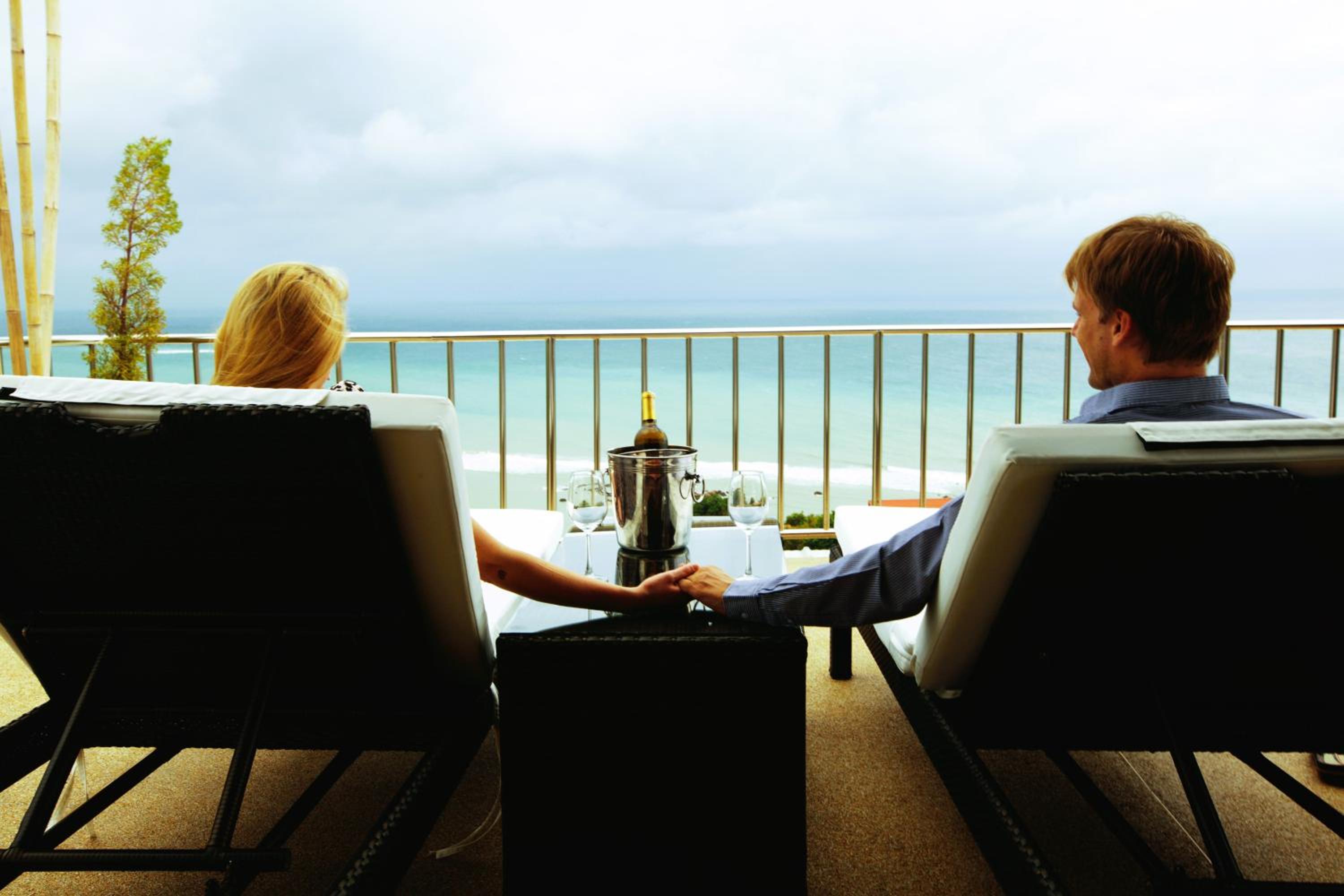 2 bedroom Sea View suite with panoramic rooftop photo 3