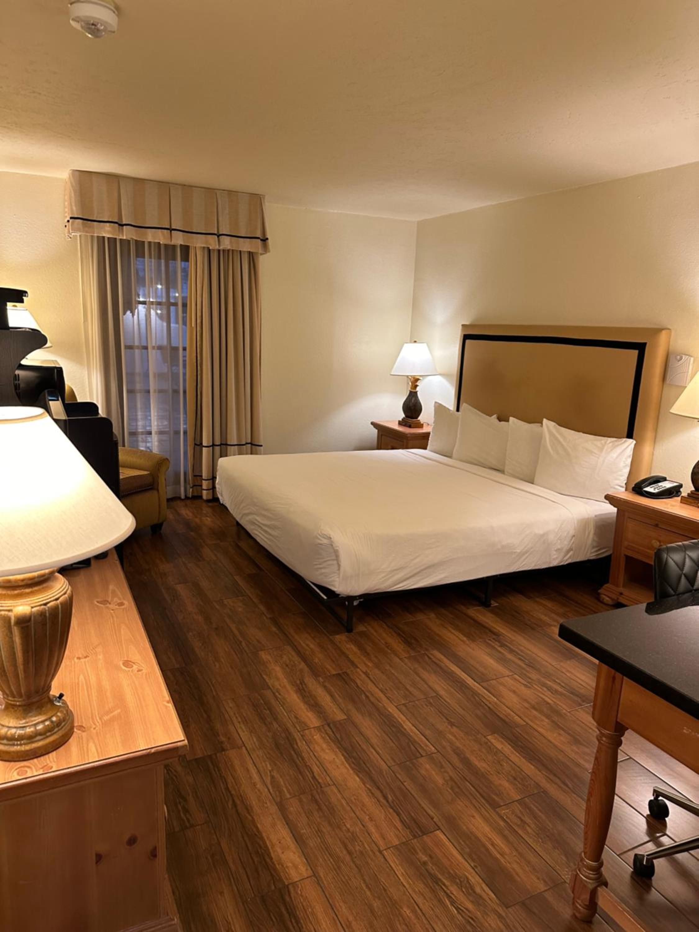 King Room - Disability Access/Non-Smoking - Photo 3