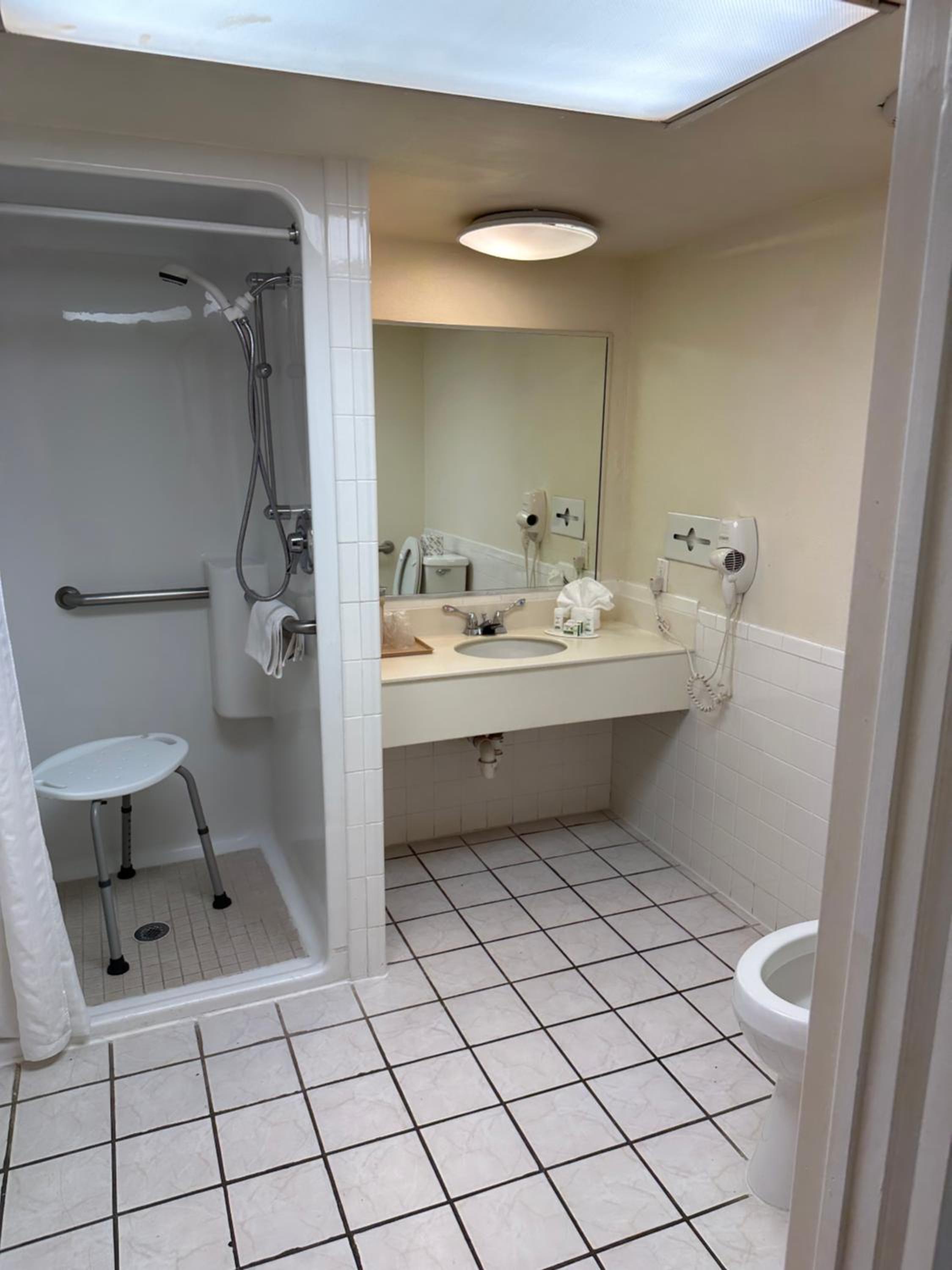 King Room - Disability Access/Non-Smoking - Photo 2