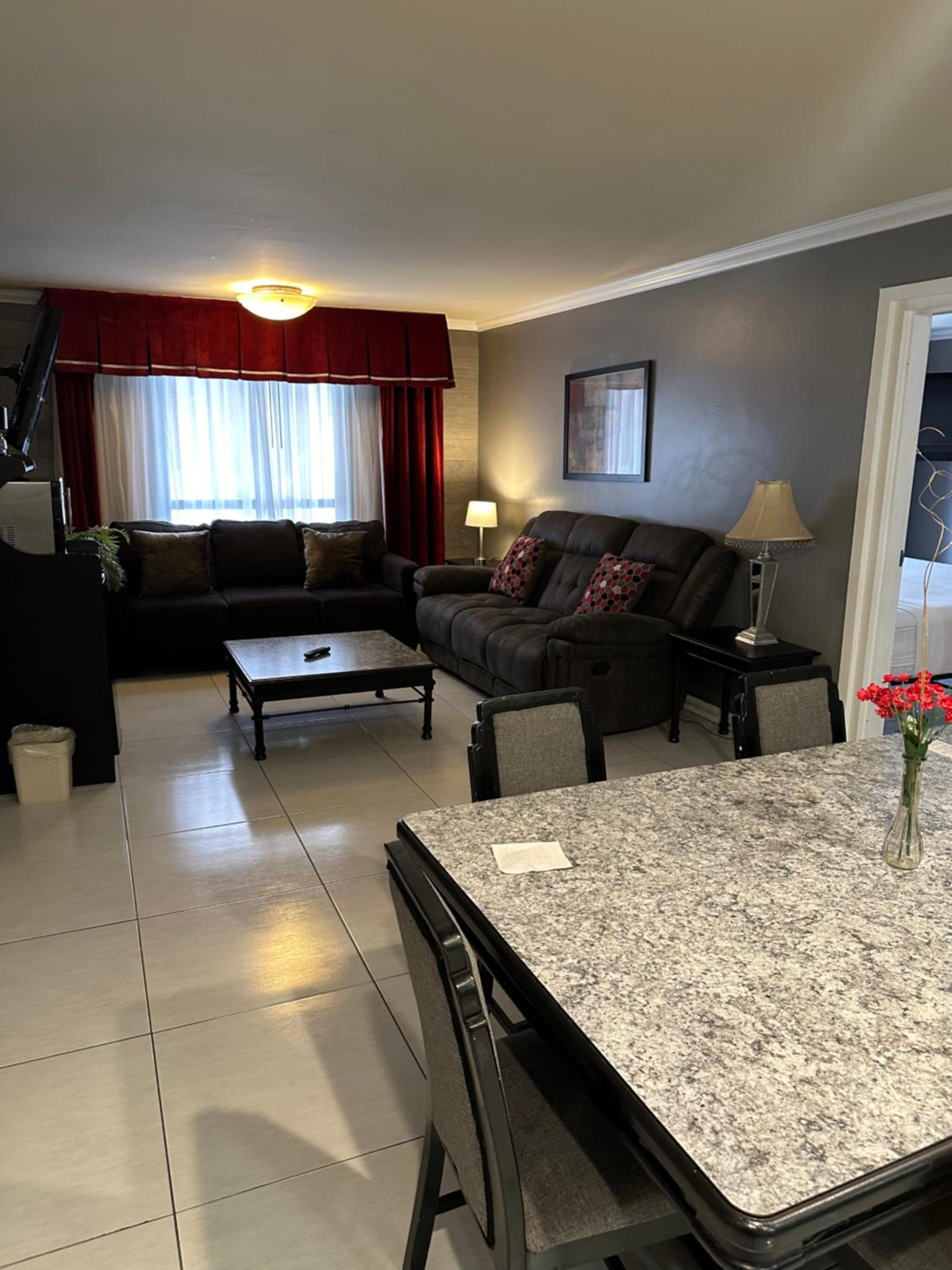 King Studio Suite - Non-Smoking - Photo 2