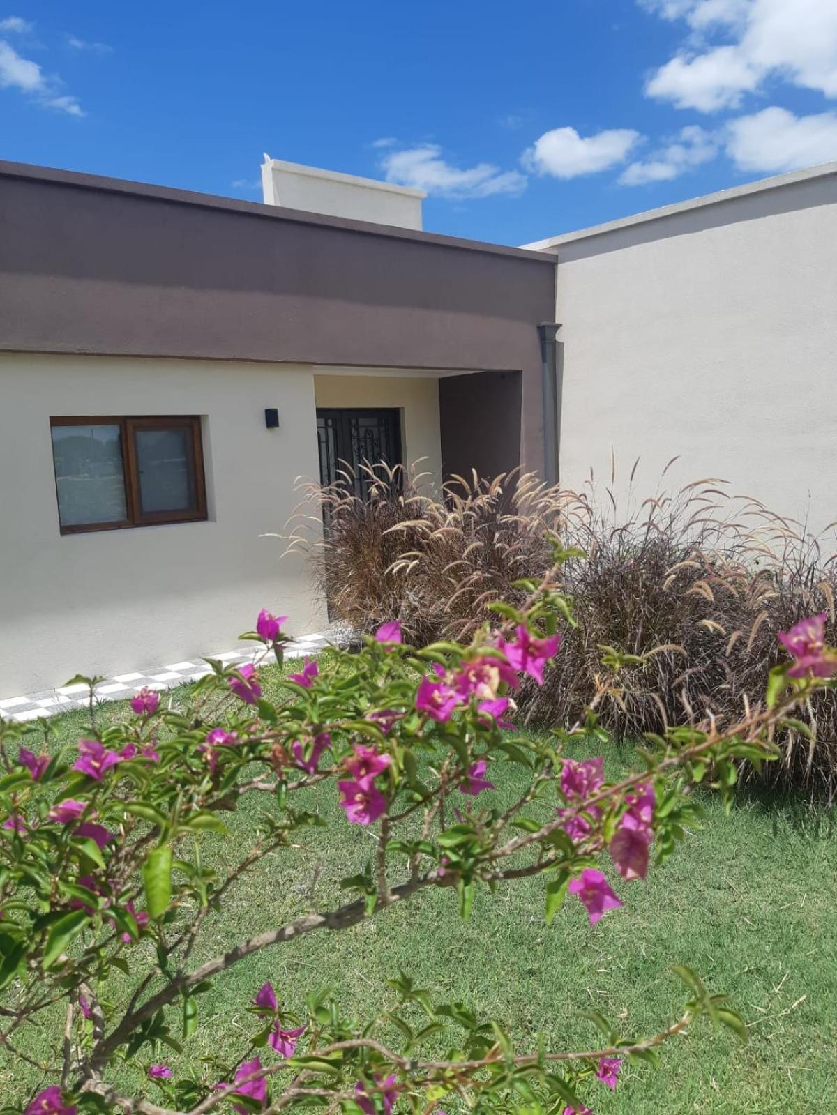 Two-Bedroom House photo 2