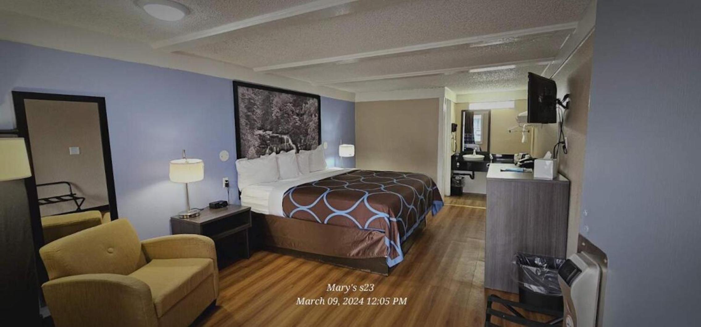 King Room - Non-Smoking