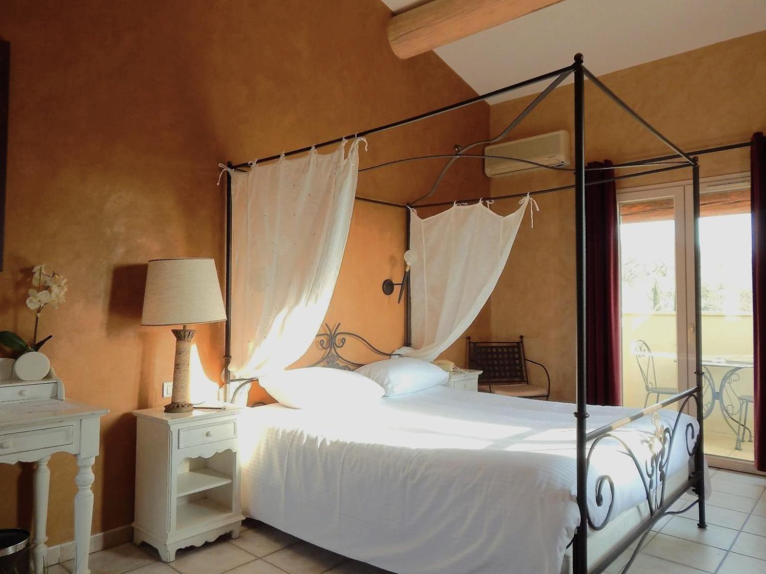 Junior Suite with Garden View - Photo 2