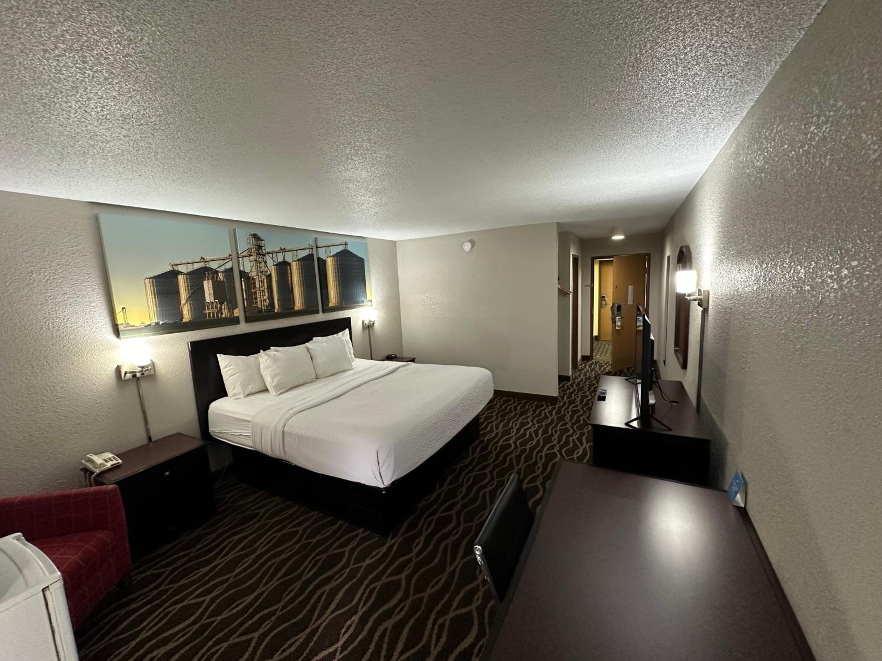 King Room - Non-Smoking photo 3