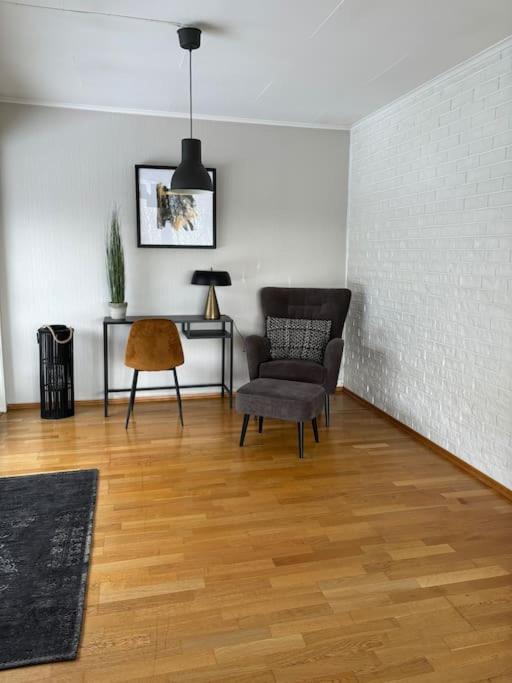 Three-Bedroom House photo 2