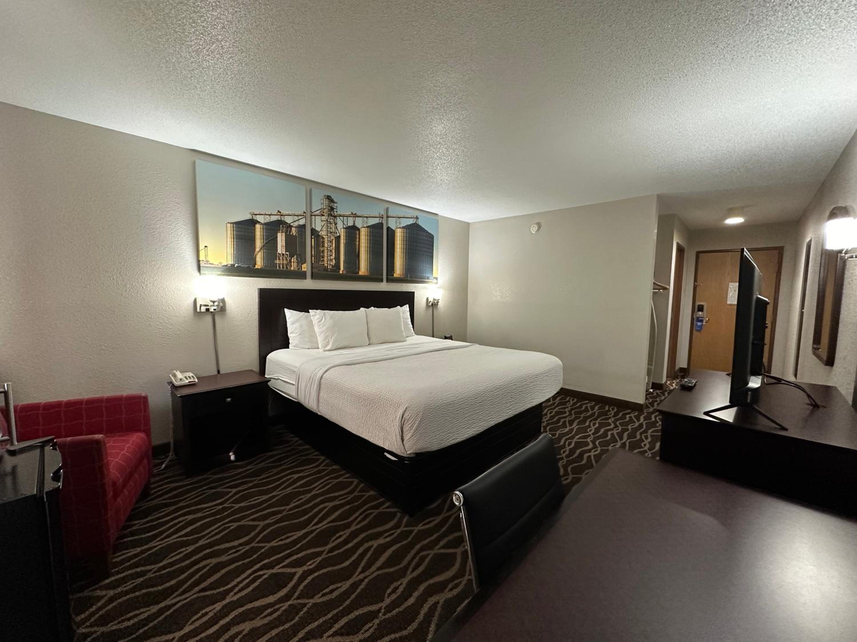 King Room - Accessible/Non-Smoking photo 2
