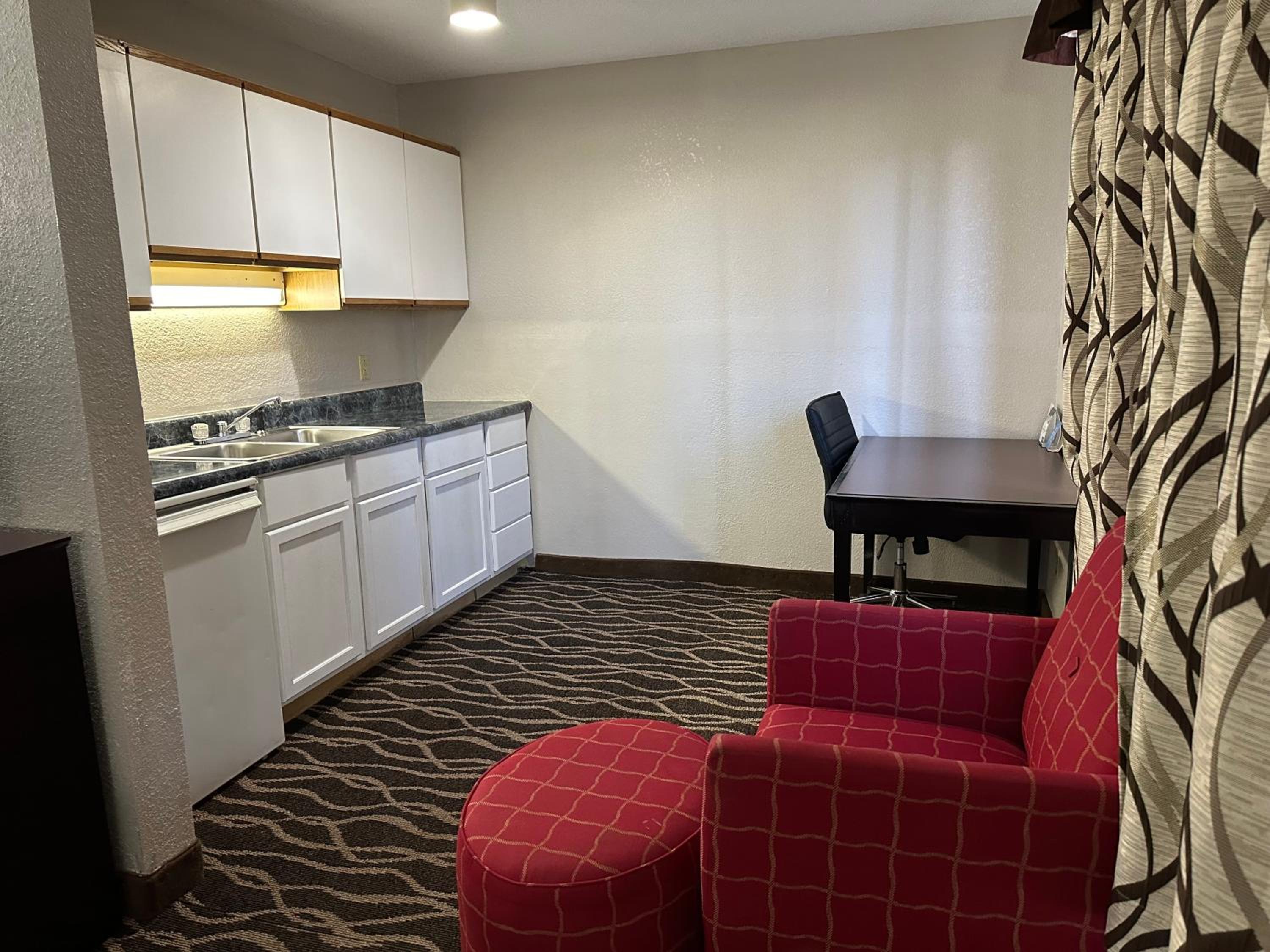 King Studio Suite - Non-Smoking photo 3