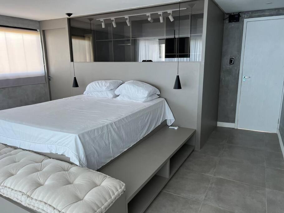 Six-Bedroom House photo 3