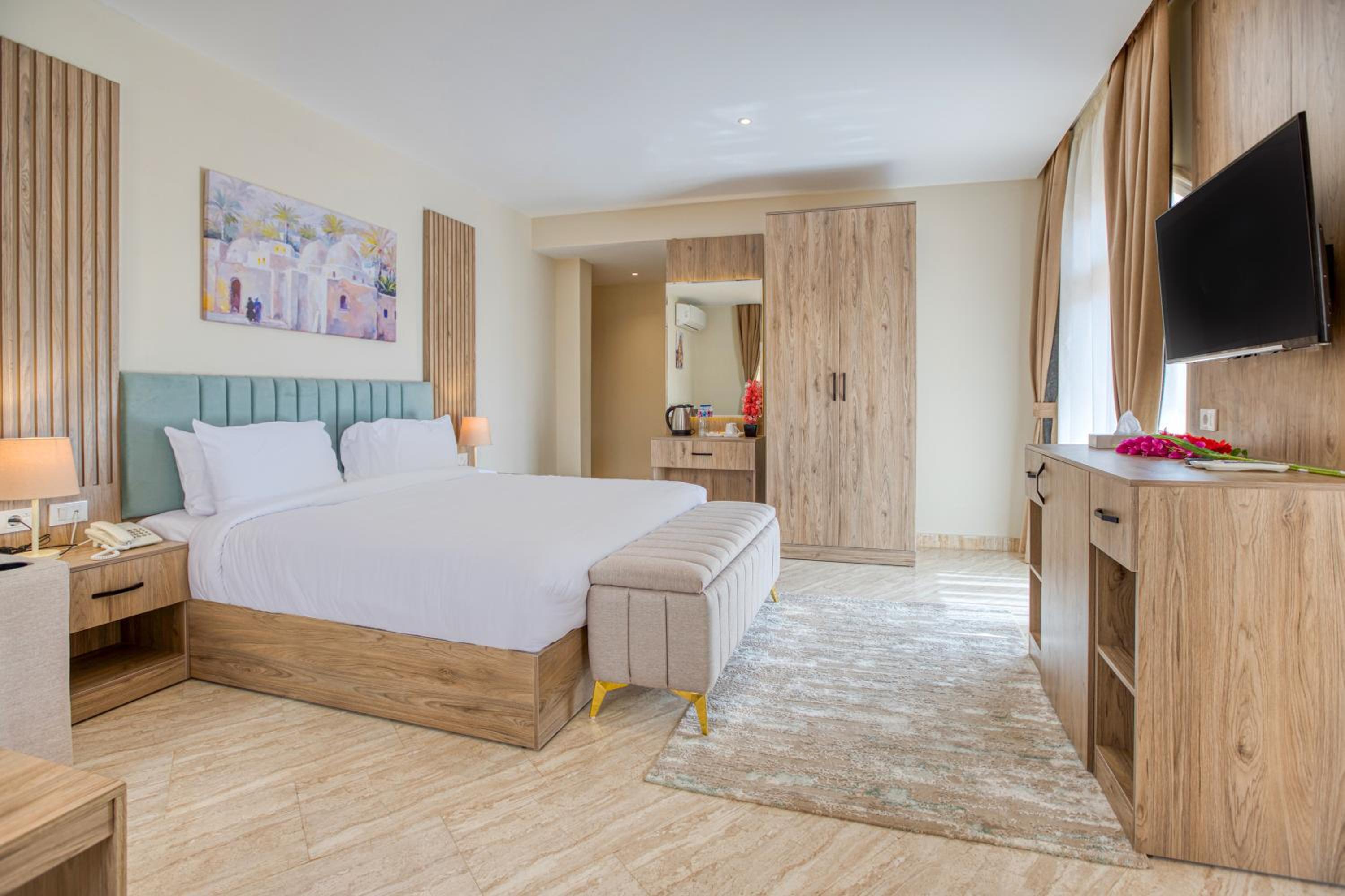 King Suite with Panoramic Pyramids View & Terrace photo 3