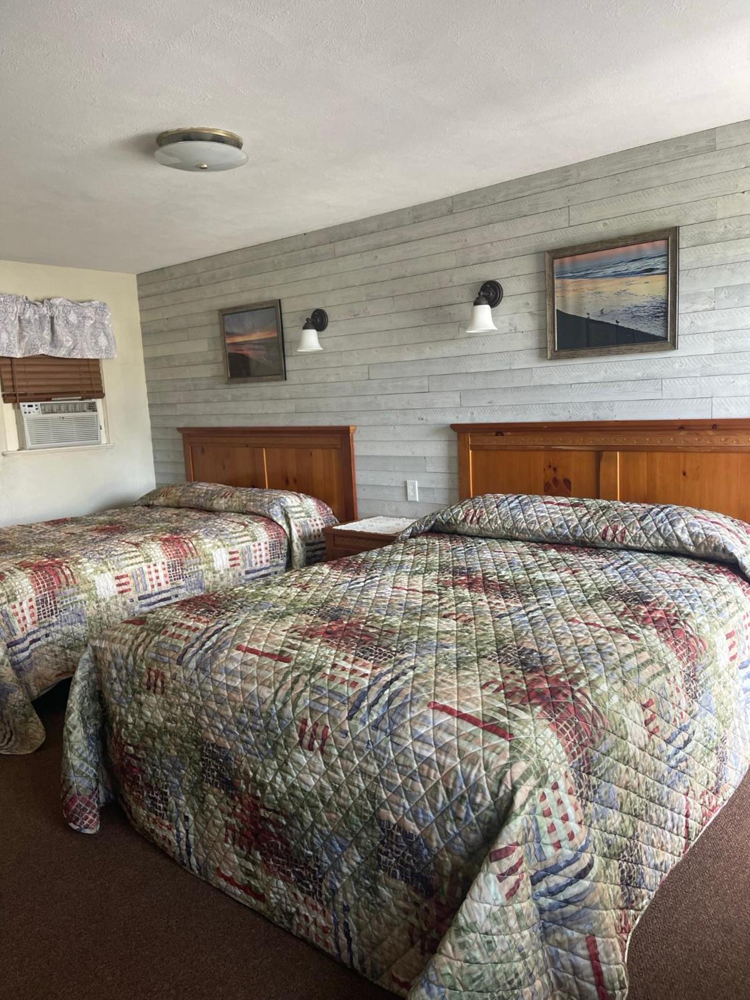 Deluxe Queen Room with Two Queen Beds
