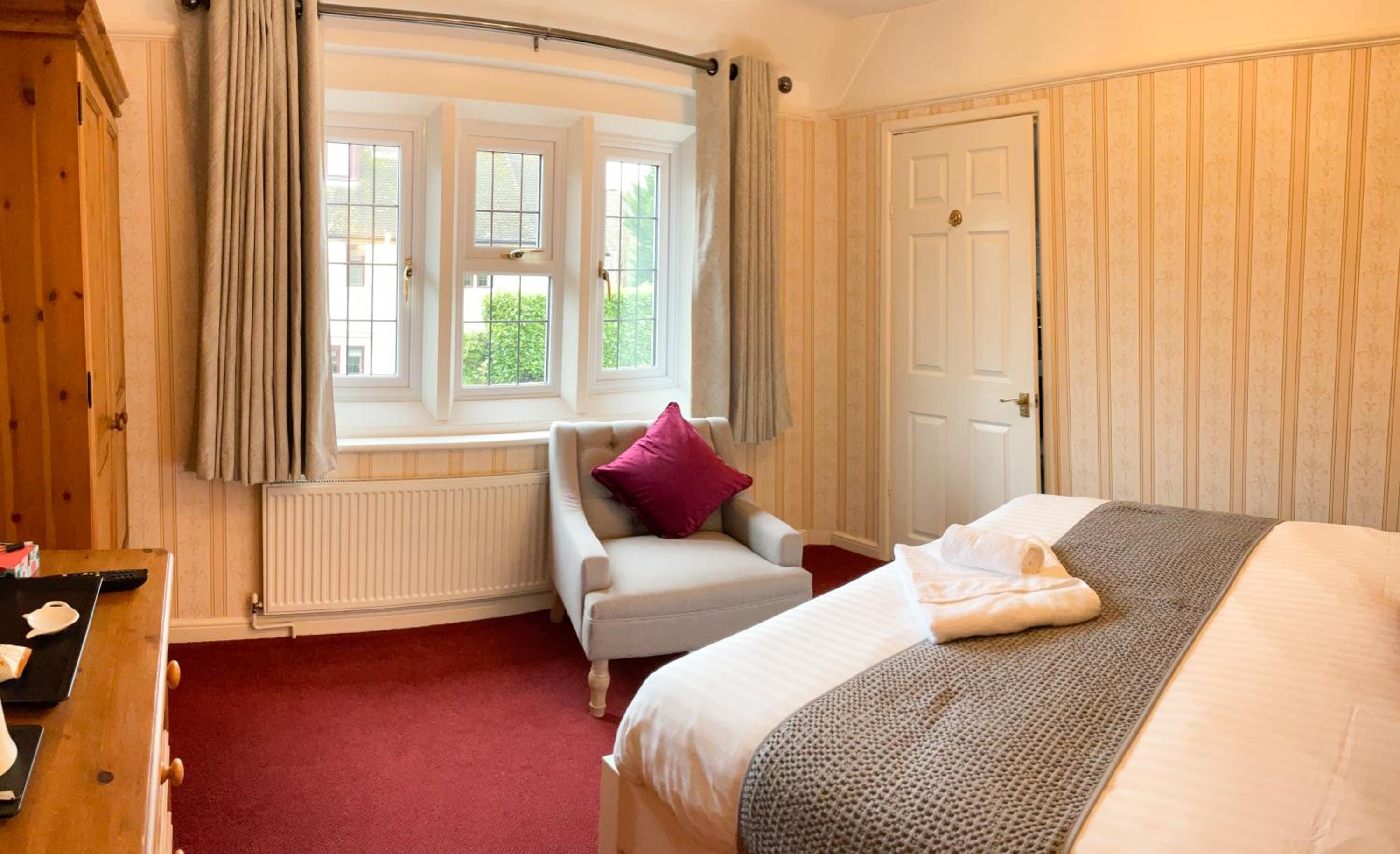 Standard King Room photo 2