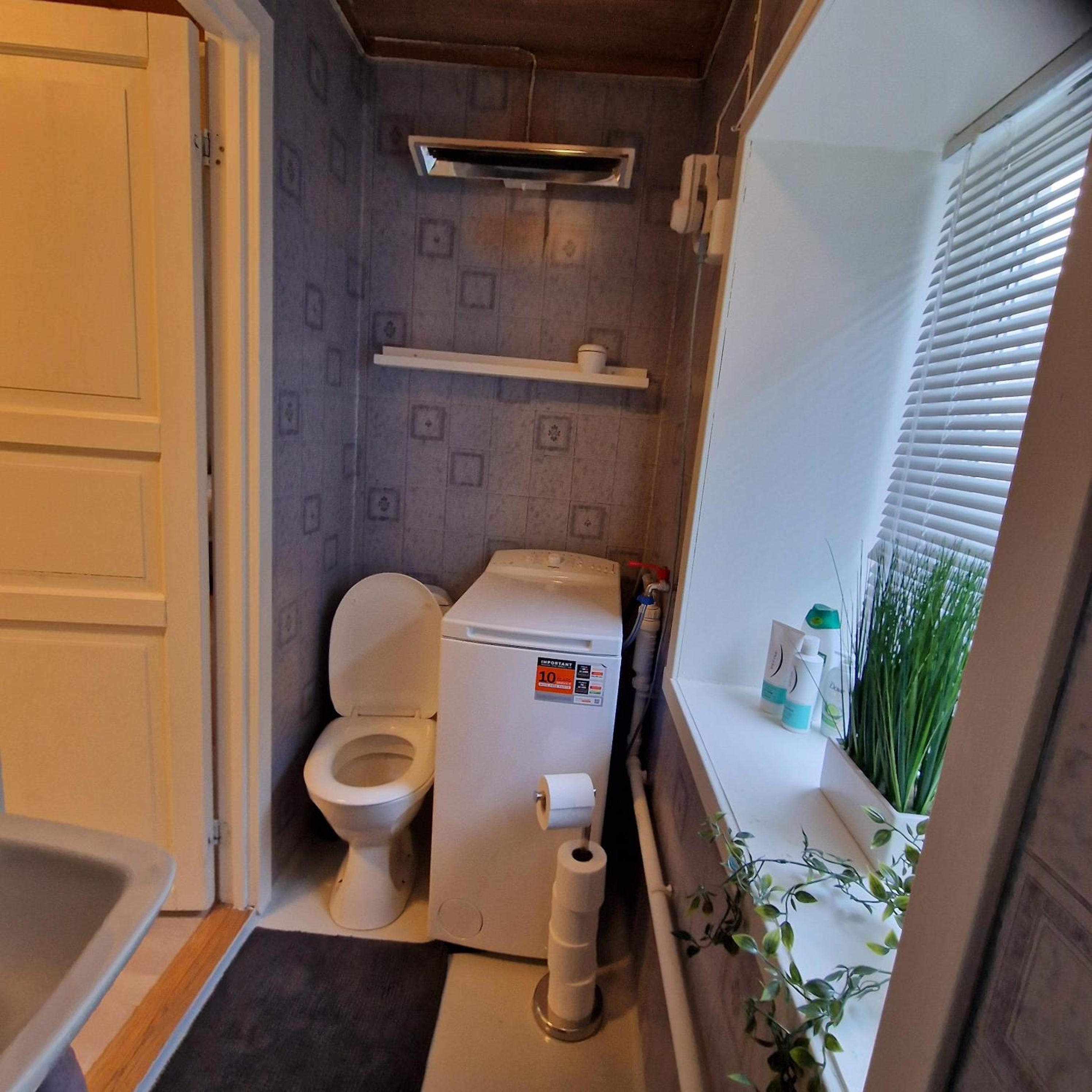 One-Bedroom Apartment photo 2