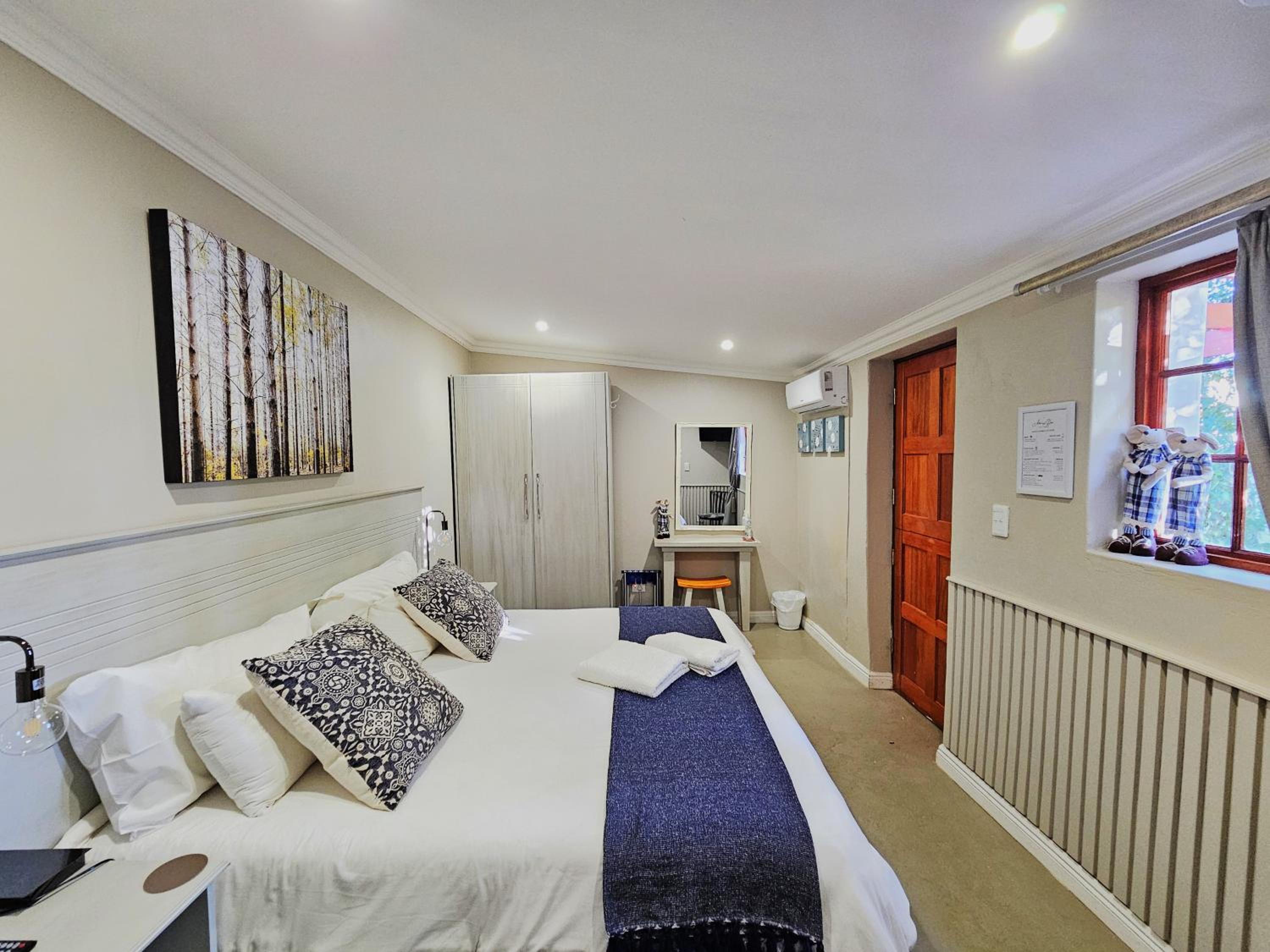 Double or Twin Room with Shower photo 3