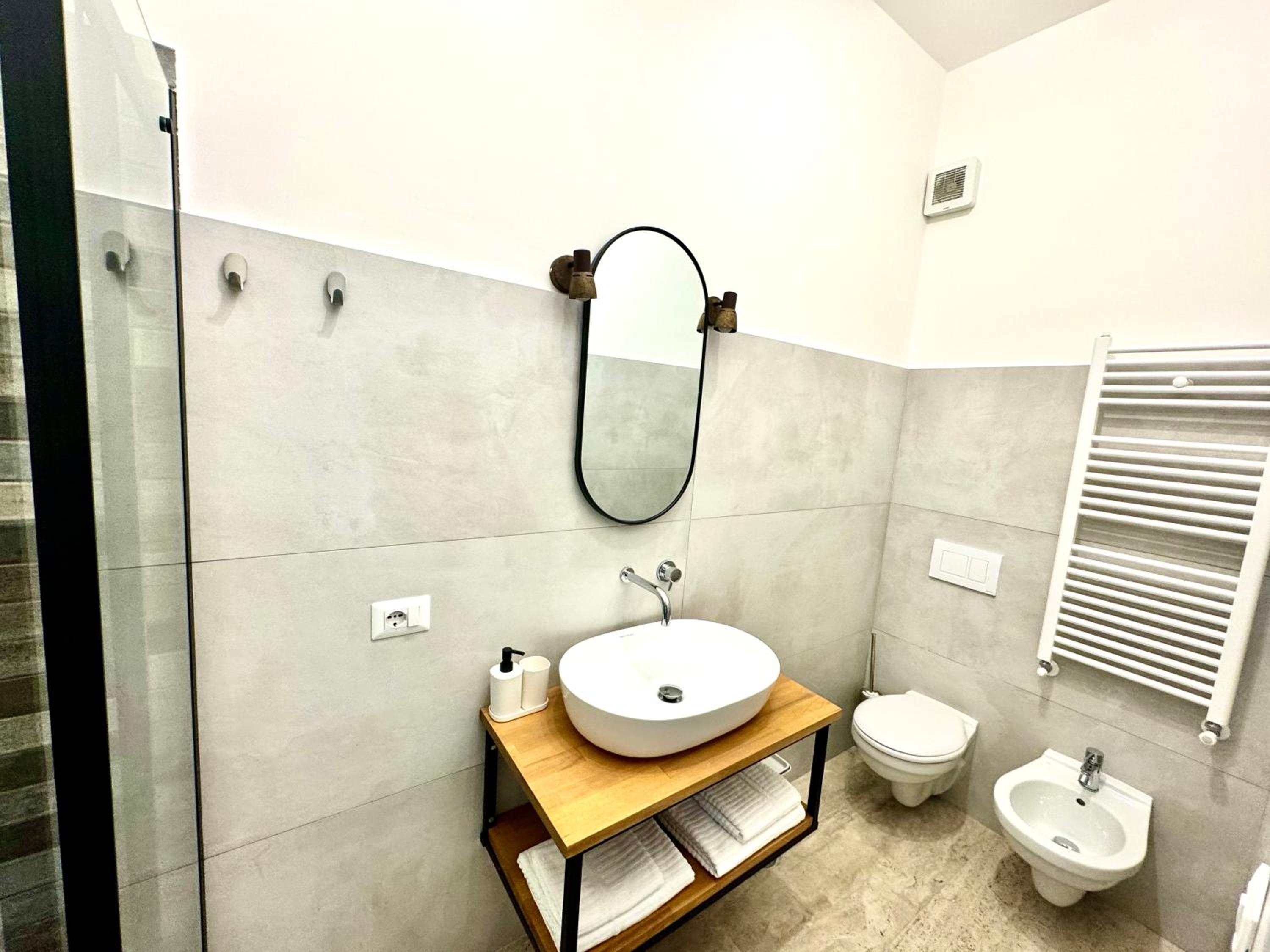 Deluxe Double Room with Balcony photo 3