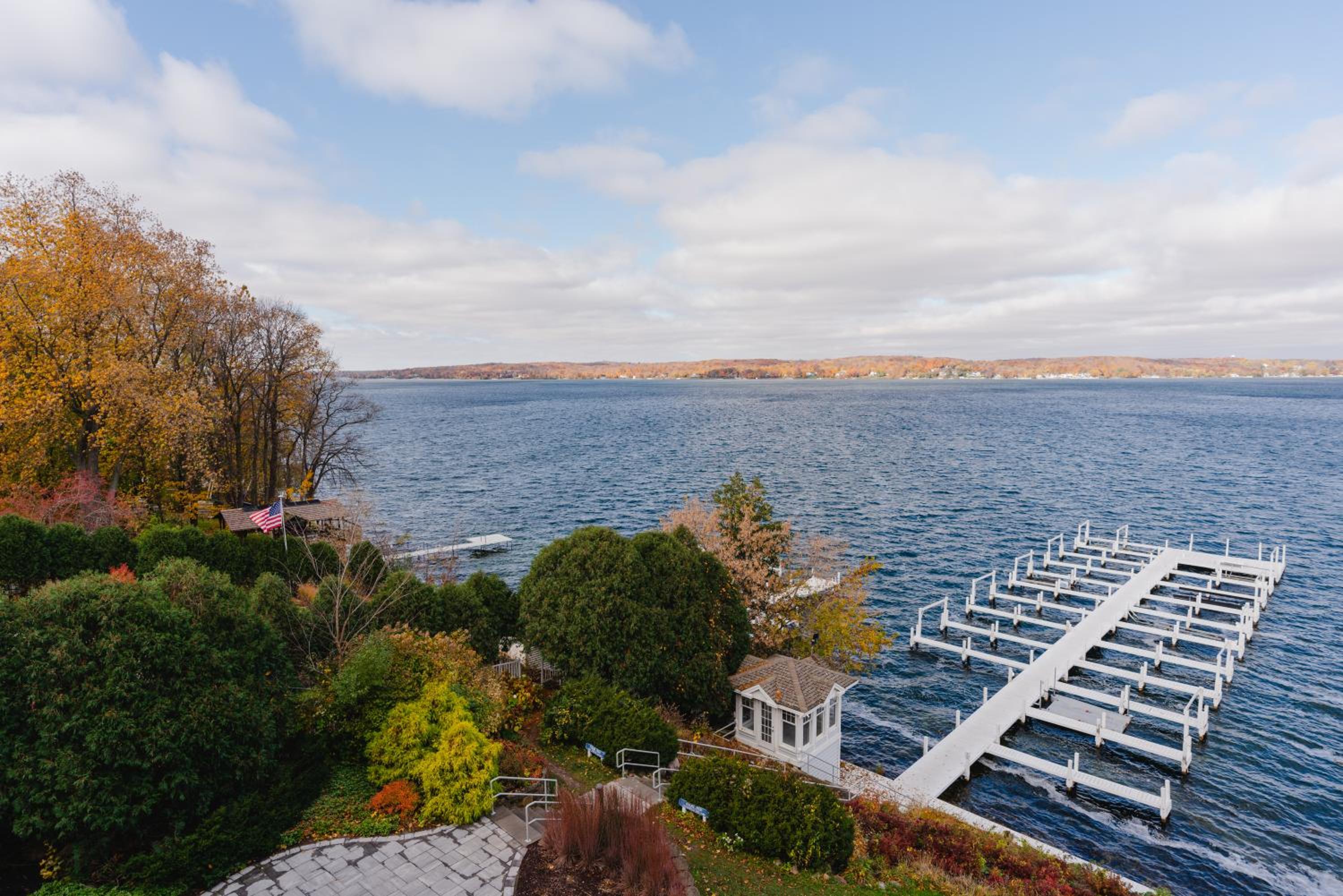 Suite with Lake View photo 3