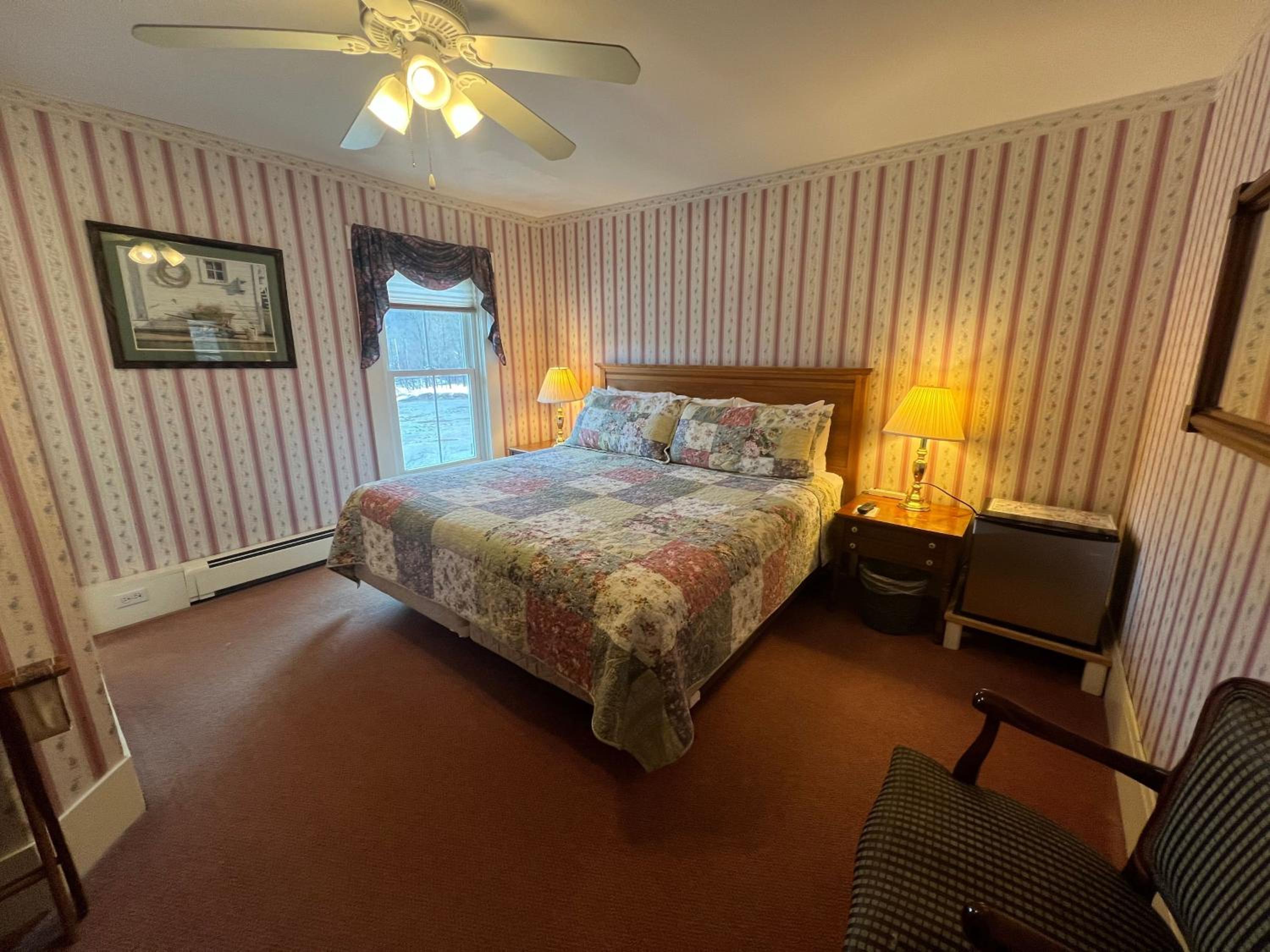 Deluxe King Room photo 1