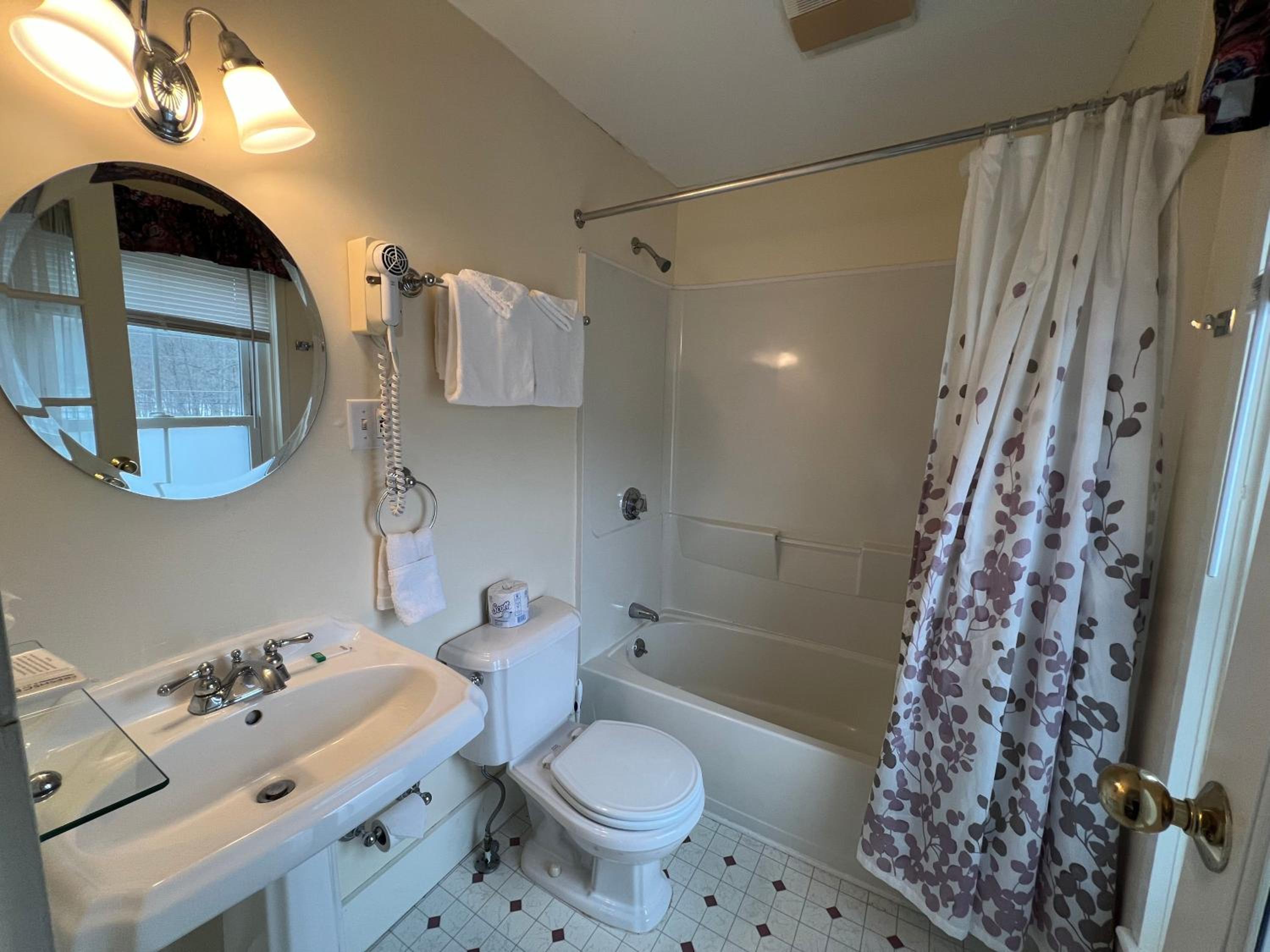 Deluxe King Room photo 3