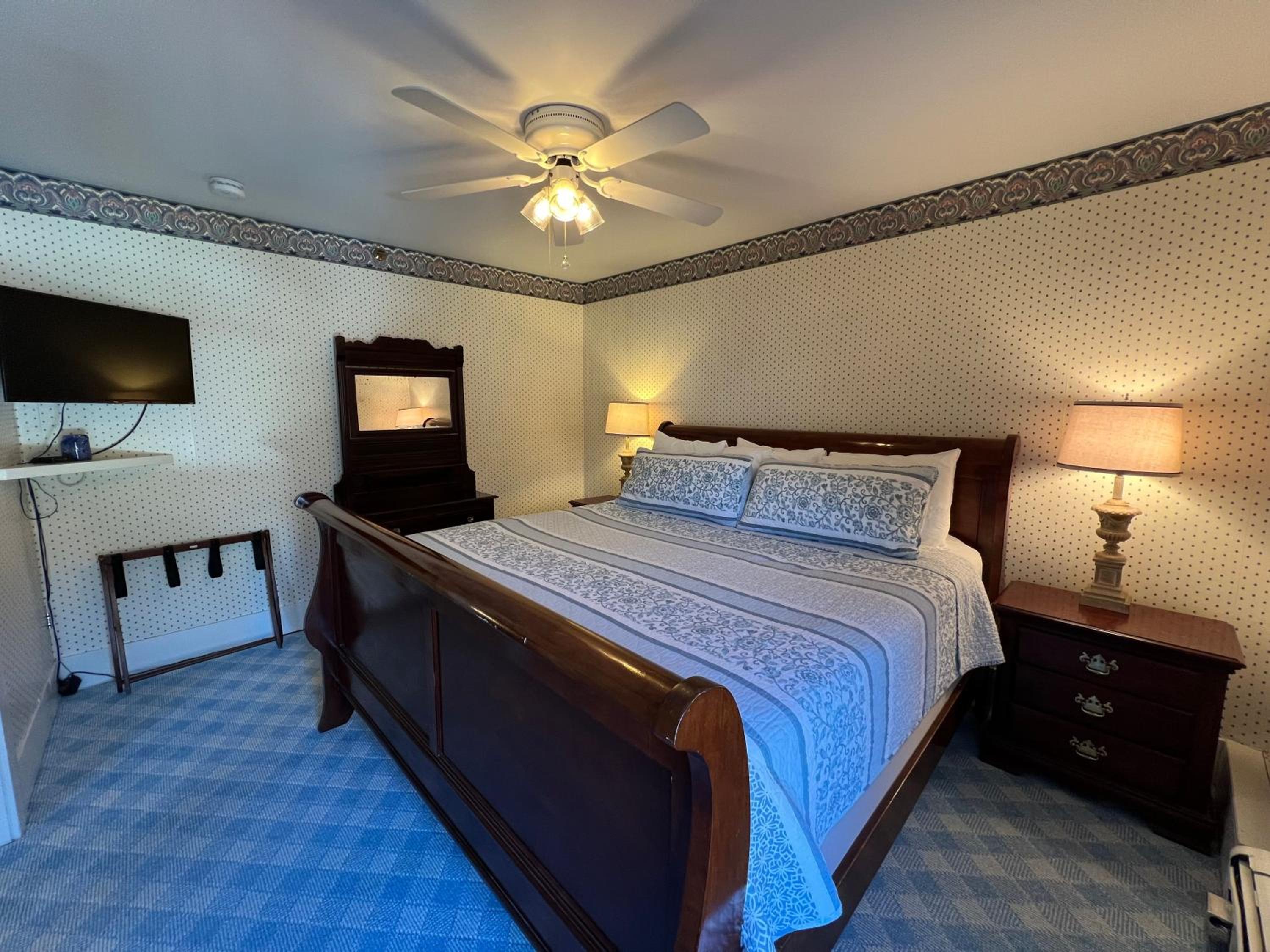 King Suite - Photo 2