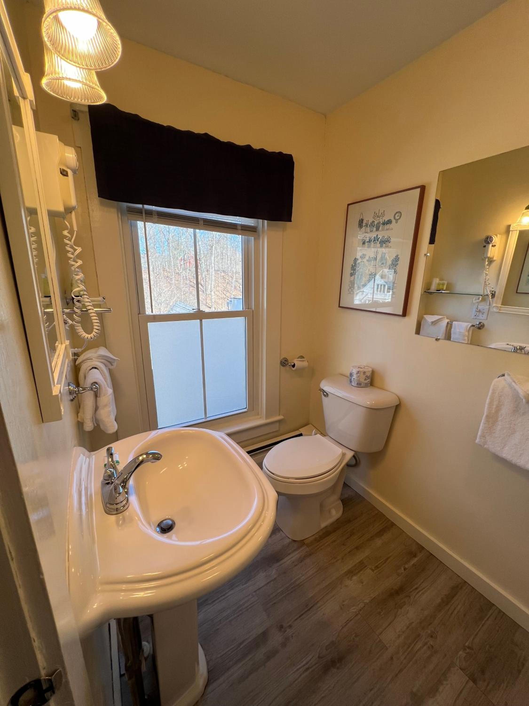 King Suite - Photo 6