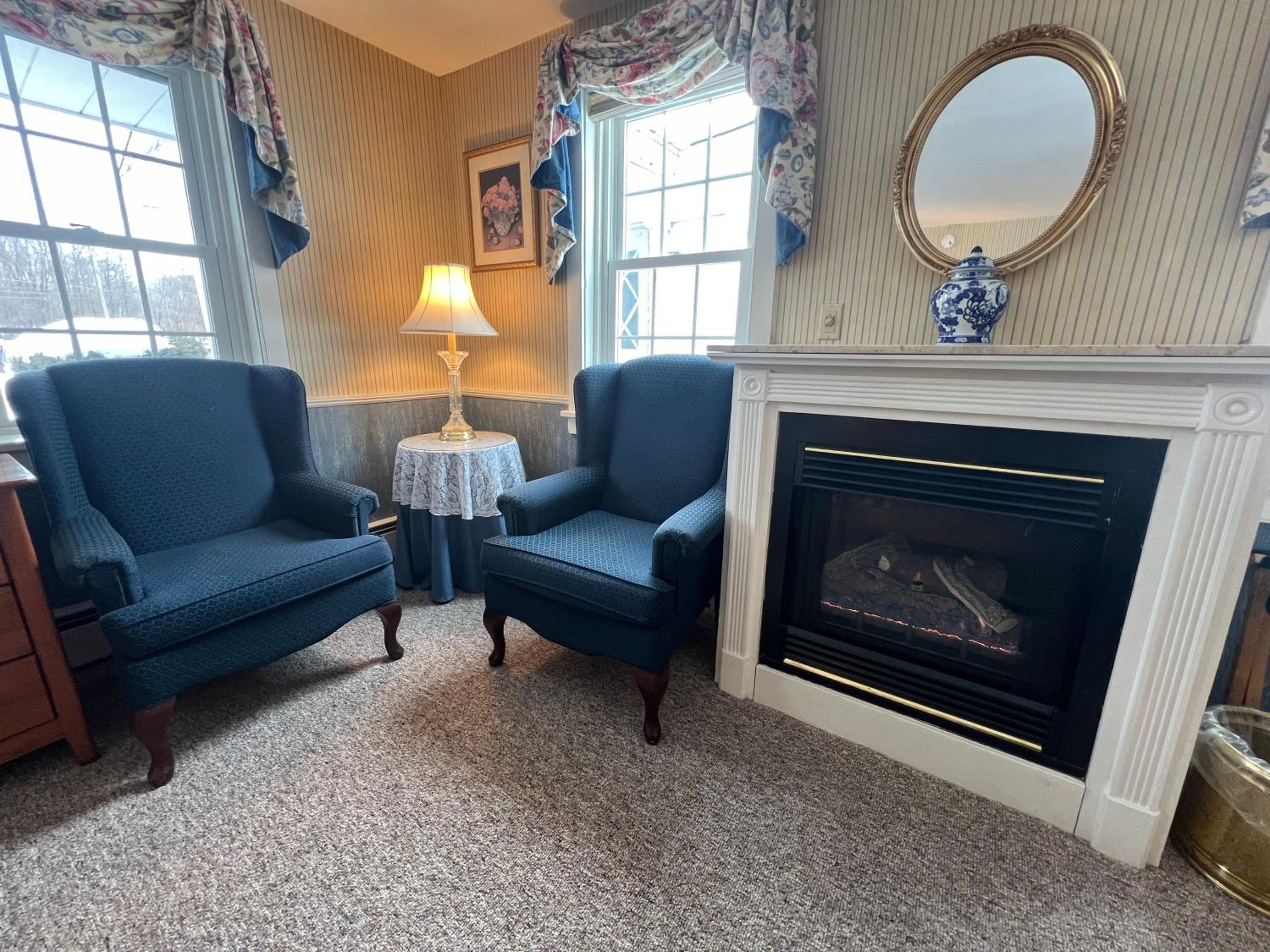 Luxury King Room - Photo 8