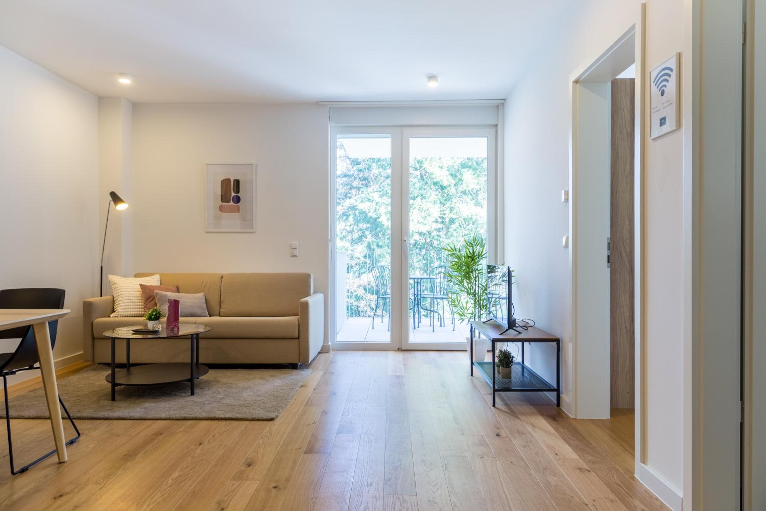 Apartment with Balcony photo 1
