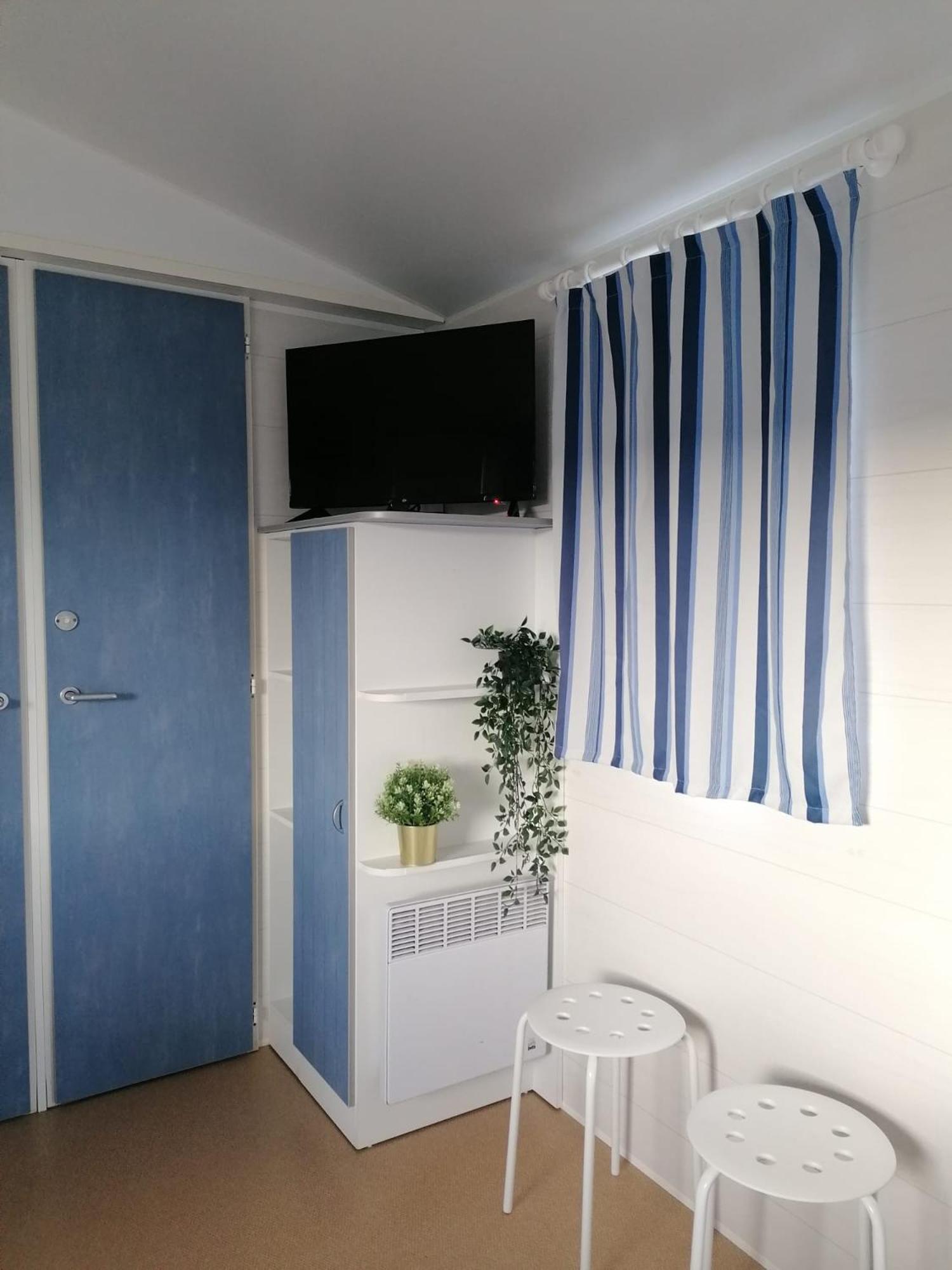 Mobile Home photo 3