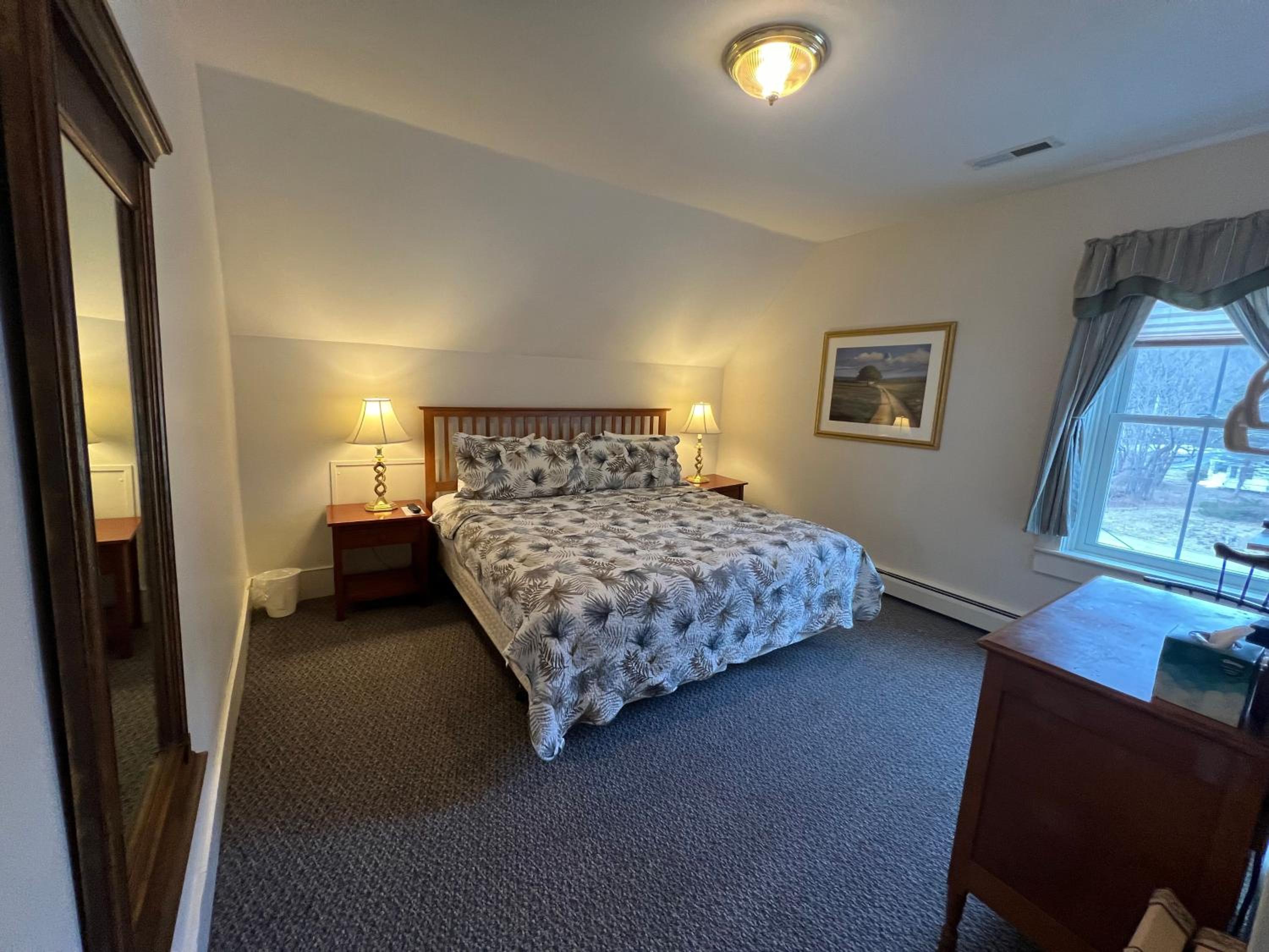 Three-Bedroom Suite - Photo 15