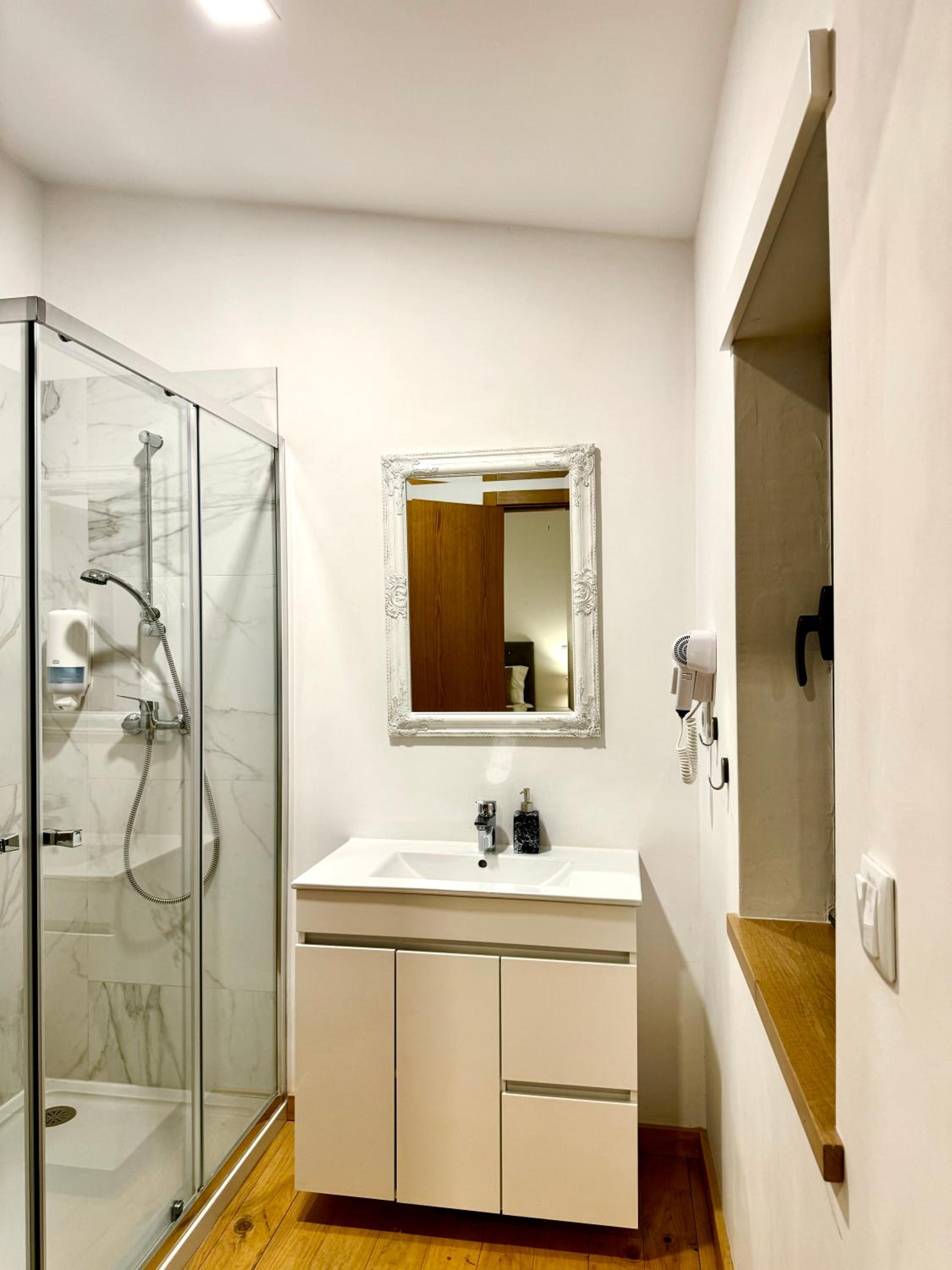 Double Room - Photo 4