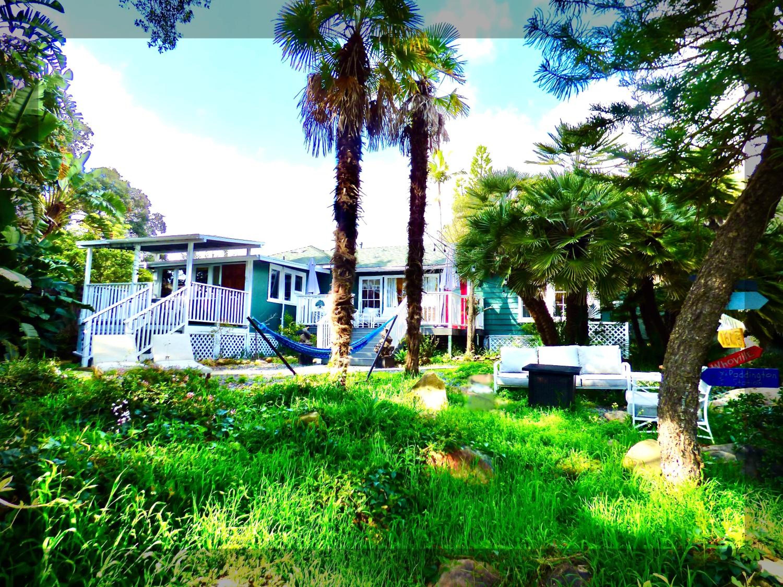 Four-Bedroom House photo 2
