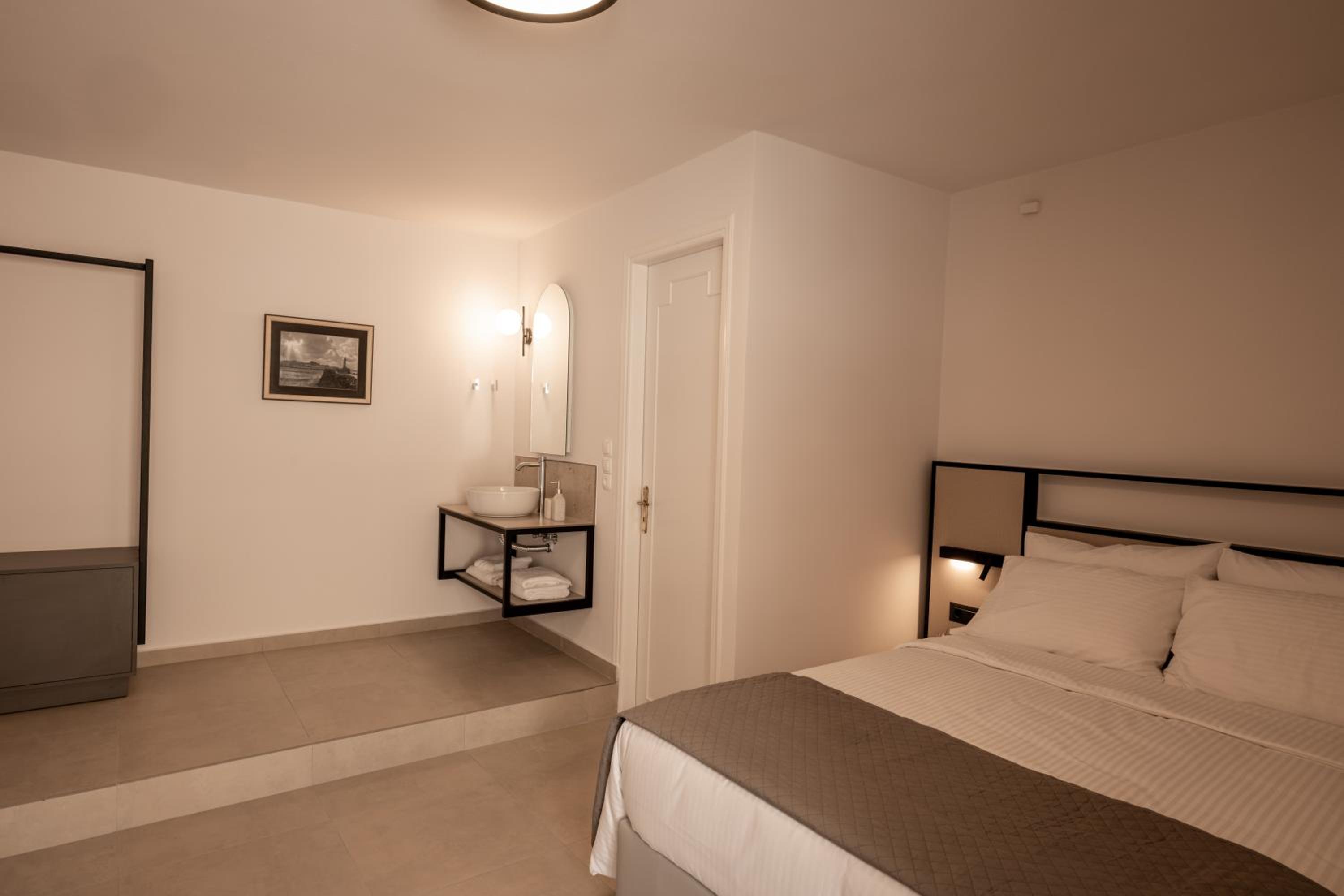 Deluxe Double Room with Balcony and Sea View photo 3
