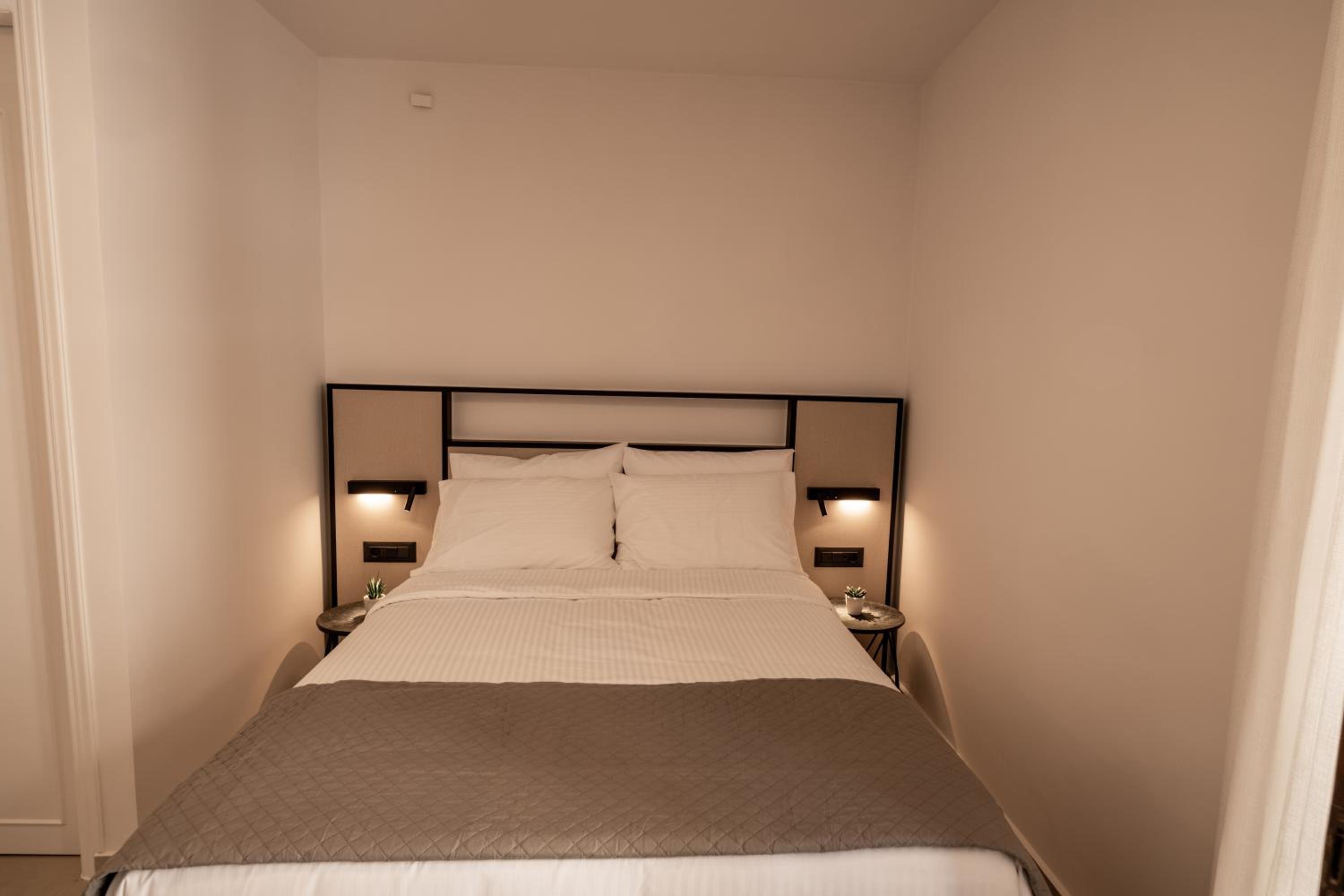 Deluxe Double Room with Balcony and Sea View photo 1