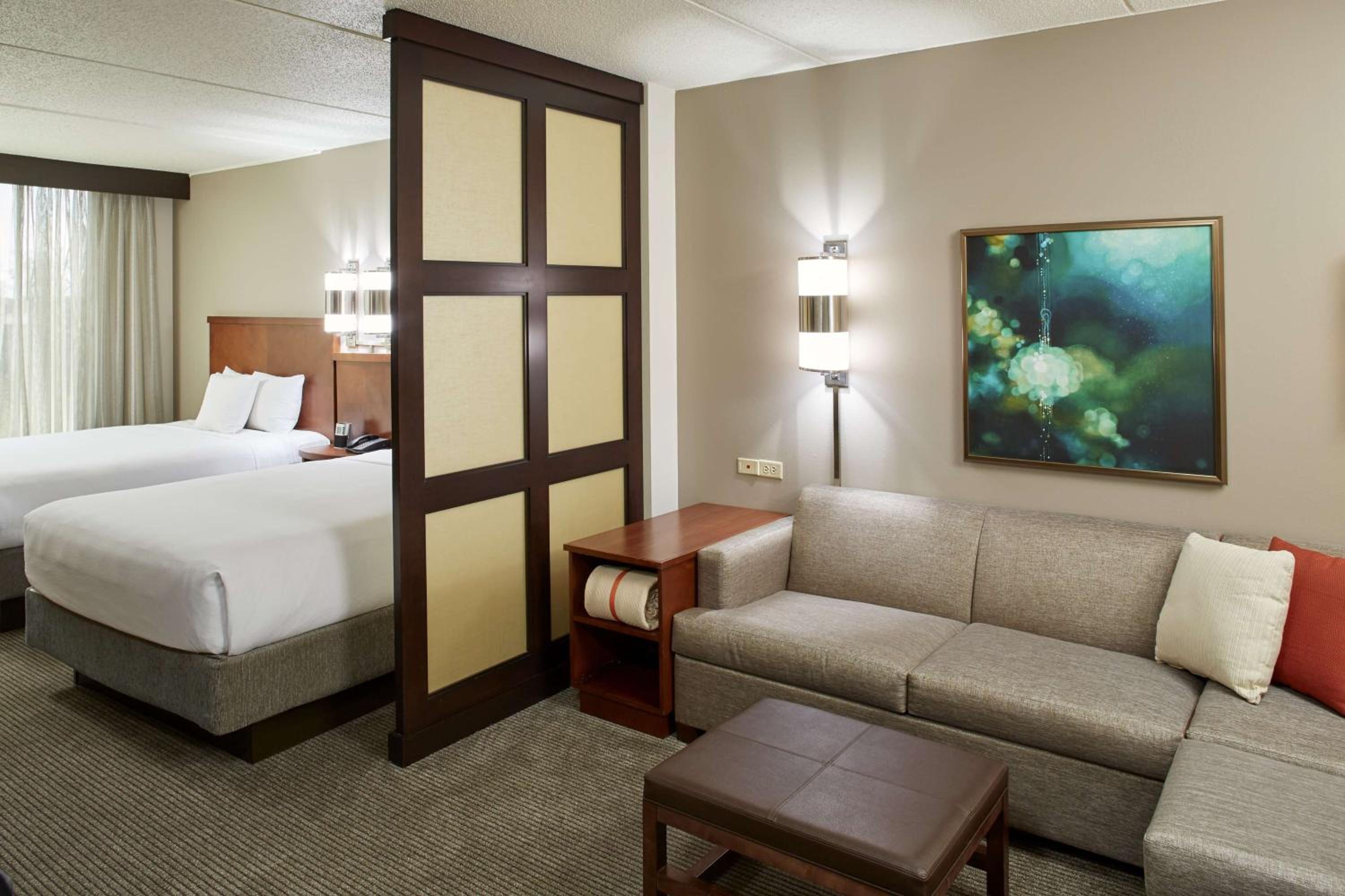 Queen Room with Two Queen Beds, Sofa Bed and Accessible Tub - Photo 11