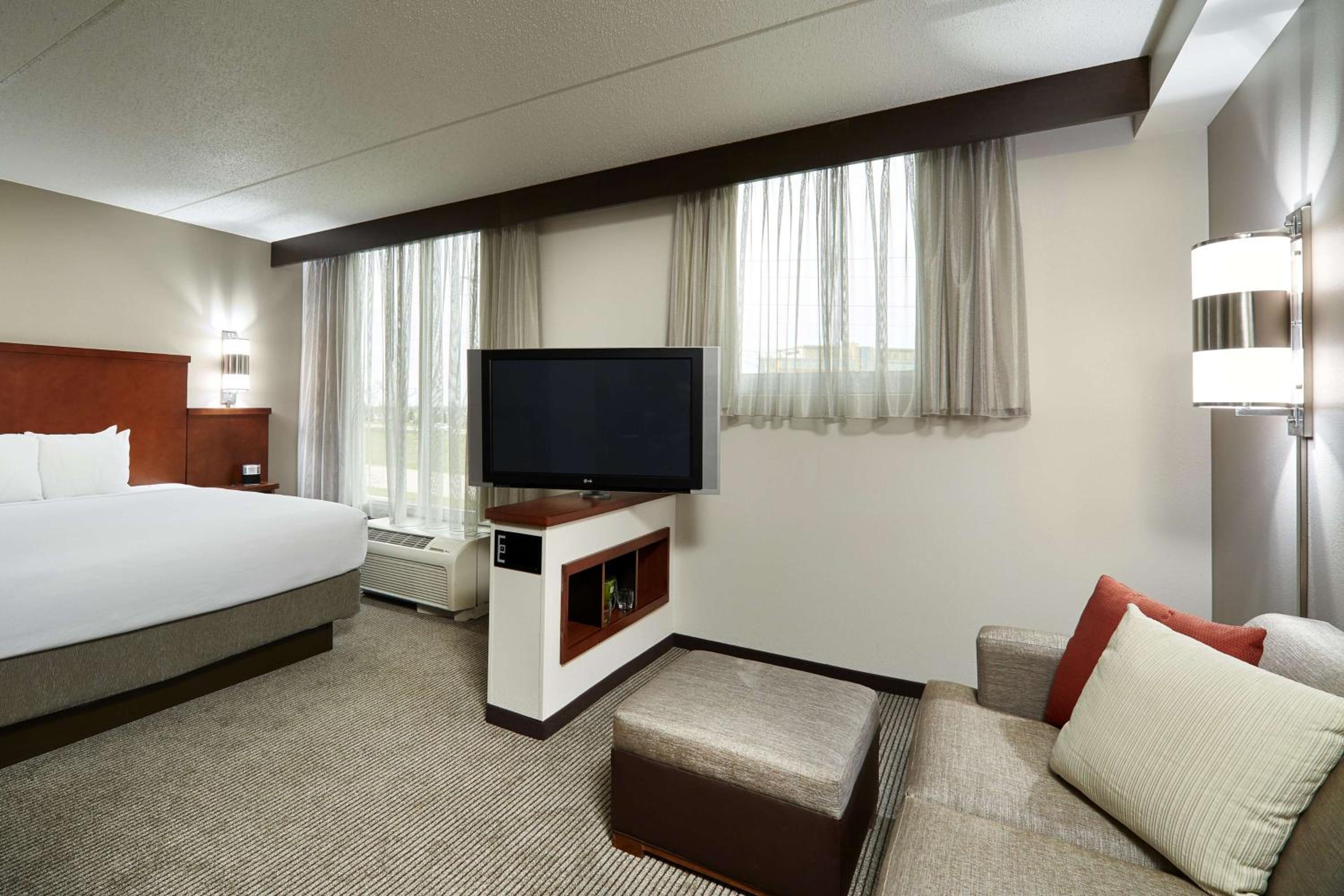 King Studio with Sofa Bed - Photo 1