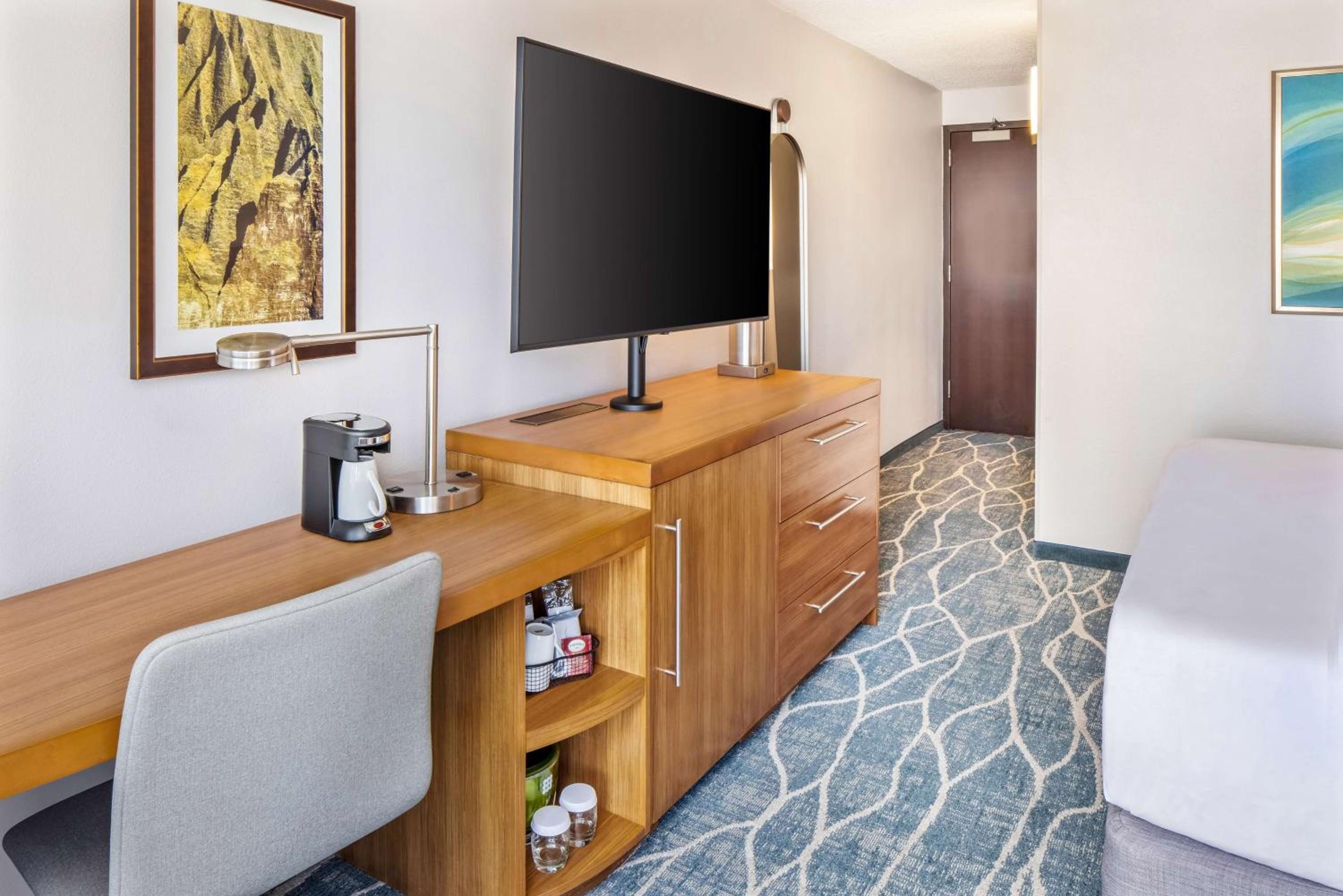 Queen Room with Two Queen Beds with Sofa Bed and Ocean View