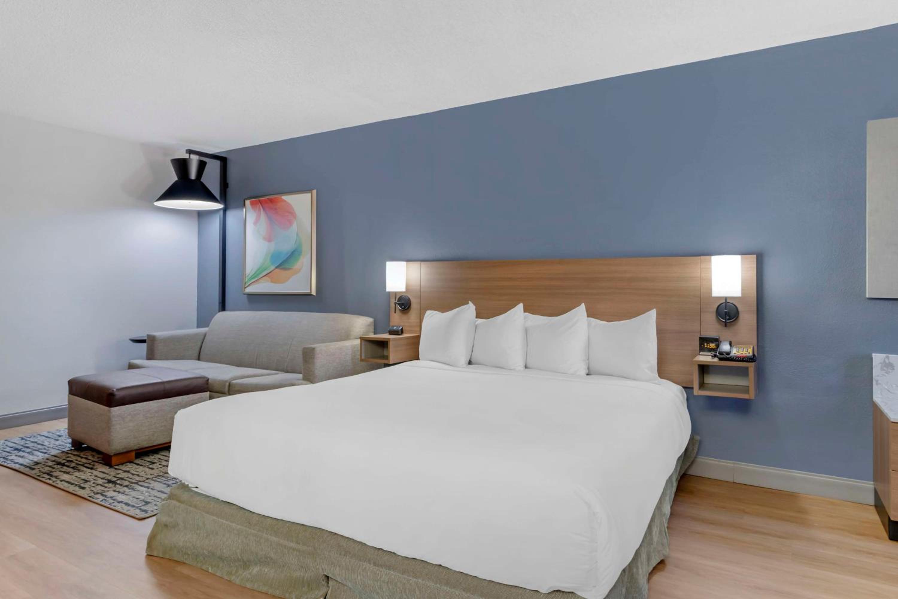 King Room with Sofa Bed - High Floor - Photo 5