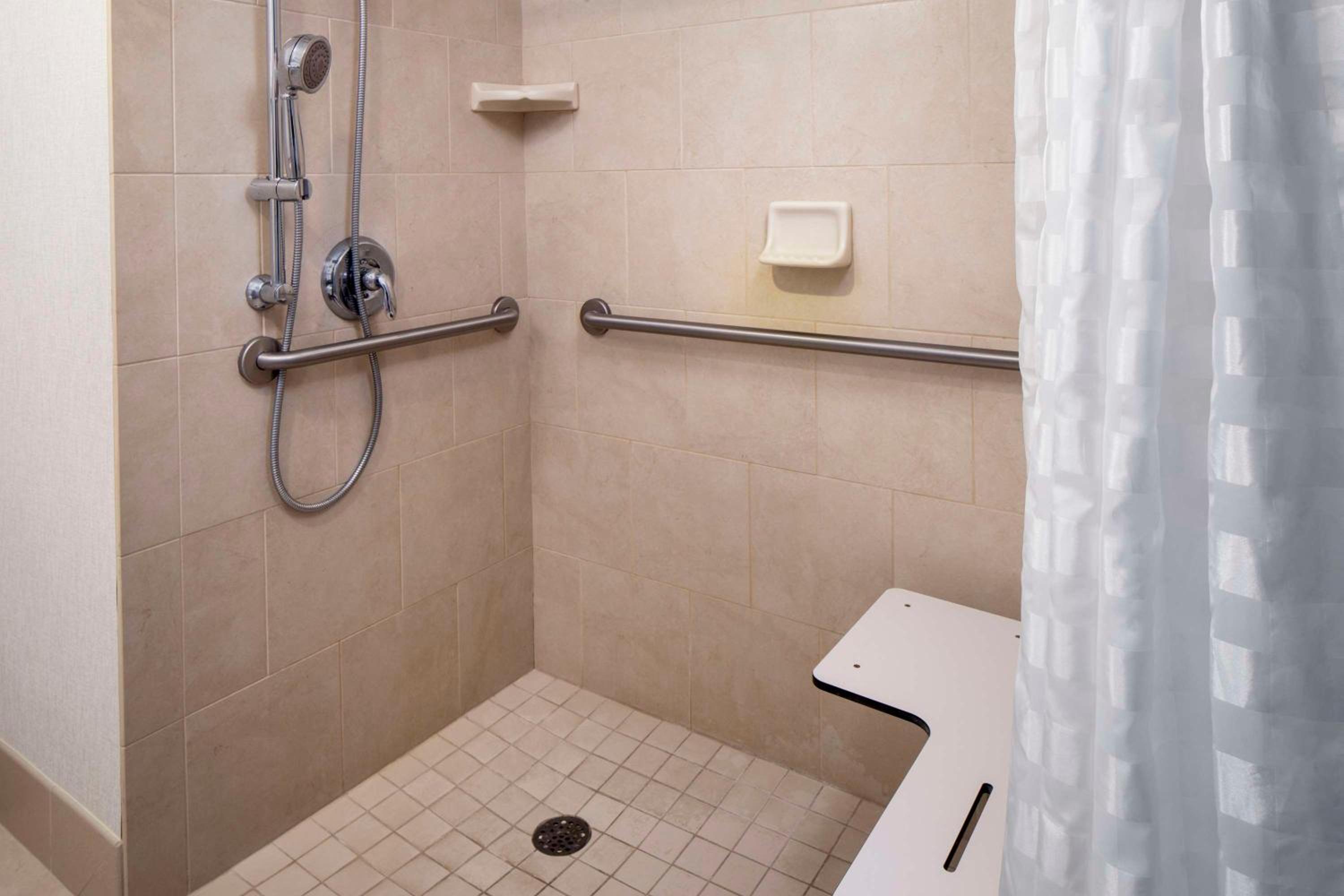 Queen Room with Two Queen Beds, Sofa Bed and Accessible Tub photo 3