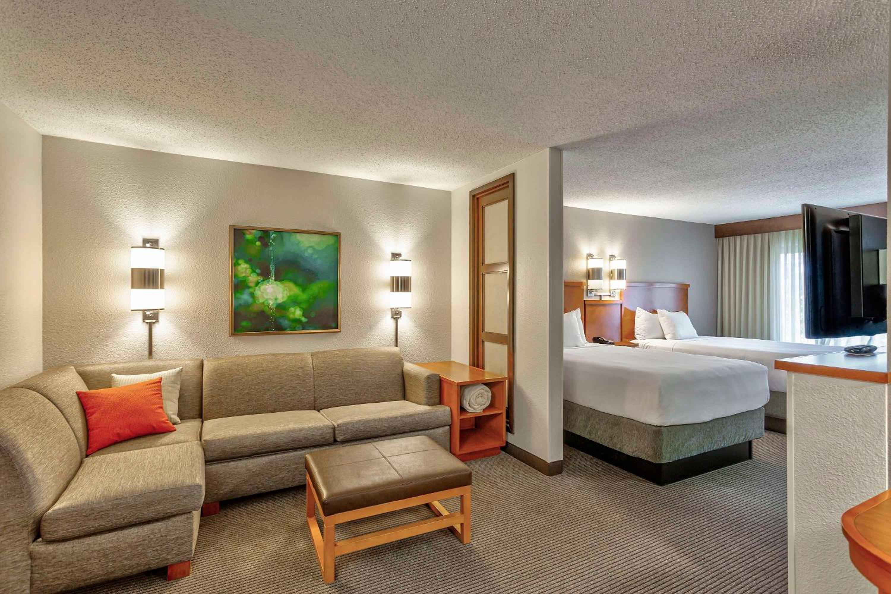 Double Room with Two Double Beds and Sofa Bed - Photo 9