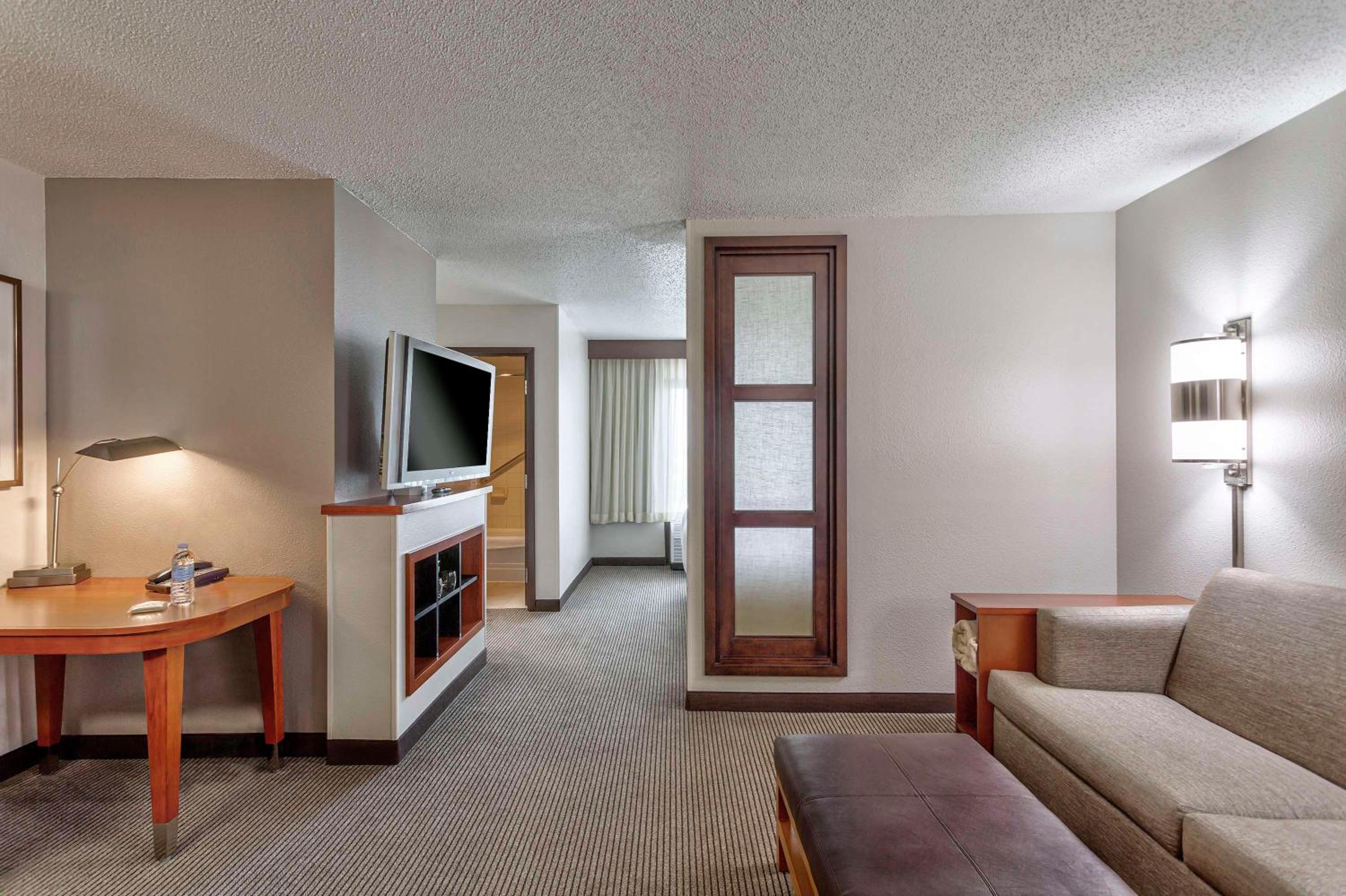 King Room with Sofa Bed - High Floor - Photo 5