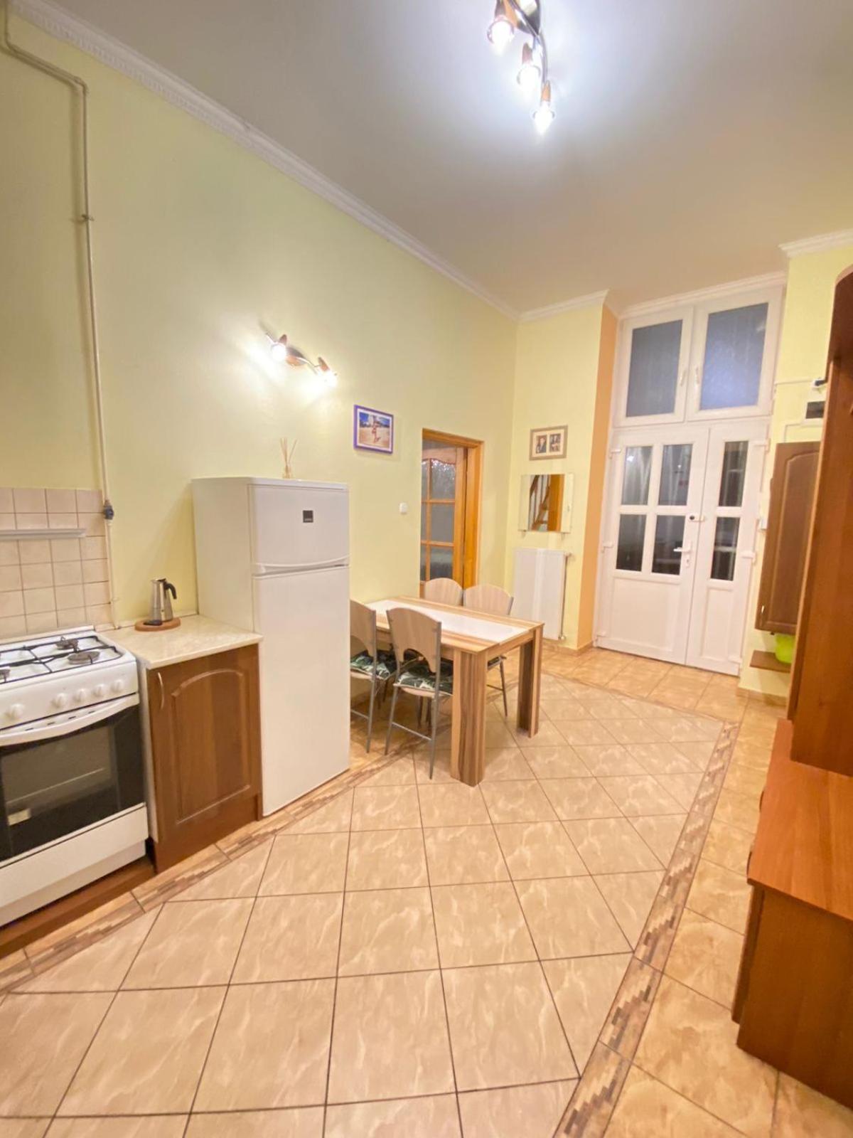 Two-Bedroom Apartment - Photo 34