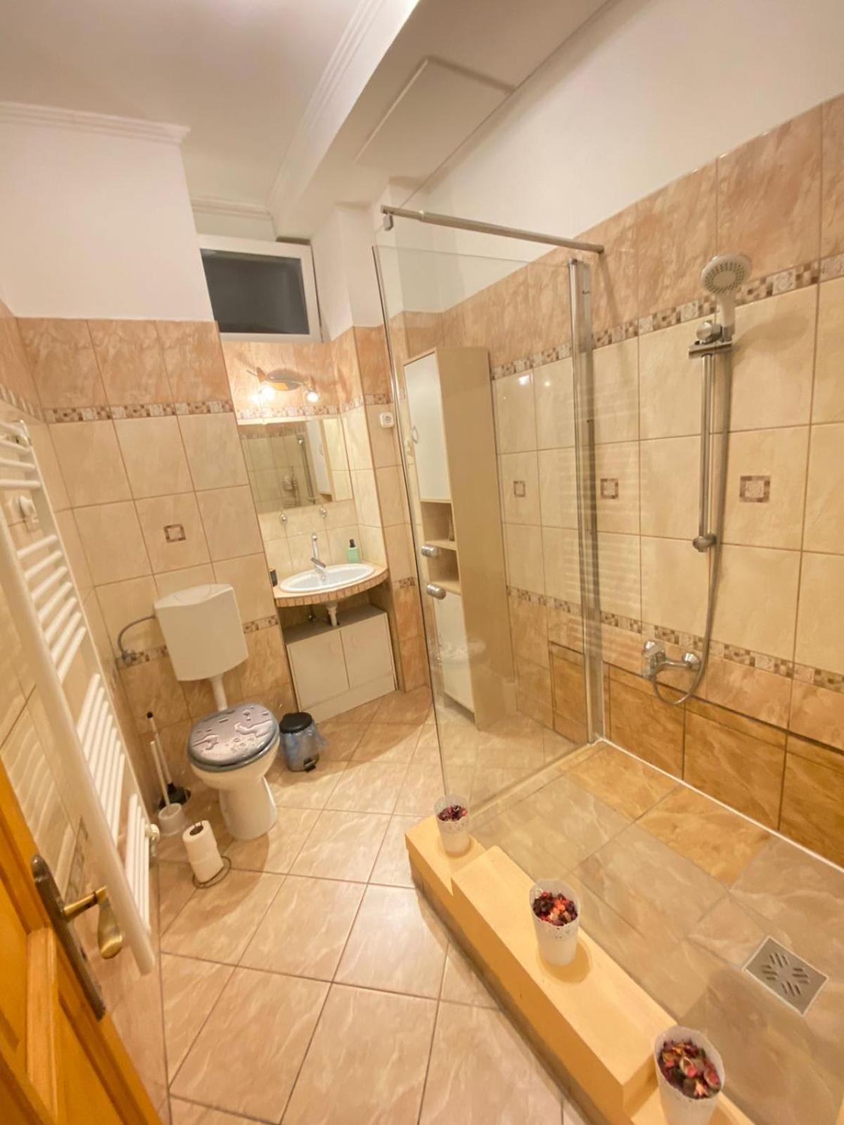 Two-Bedroom Apartment - Photo 4