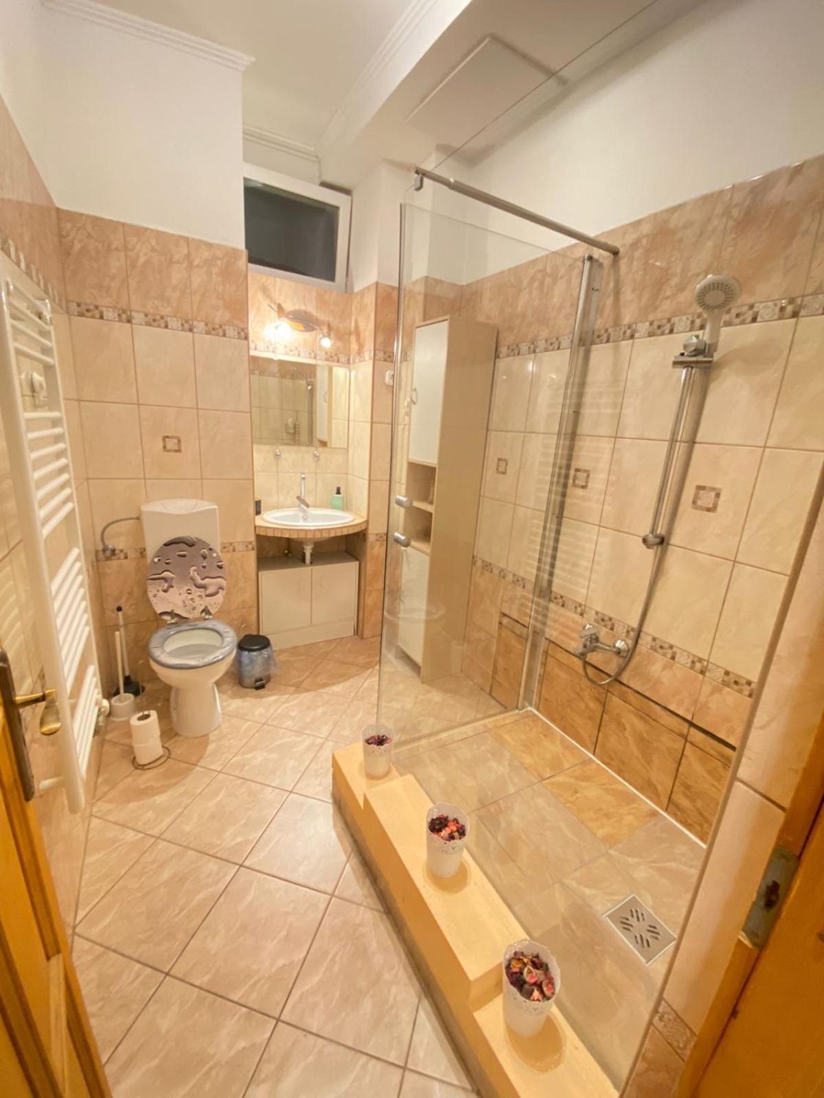 Two-Bedroom Apartment - Photo 25