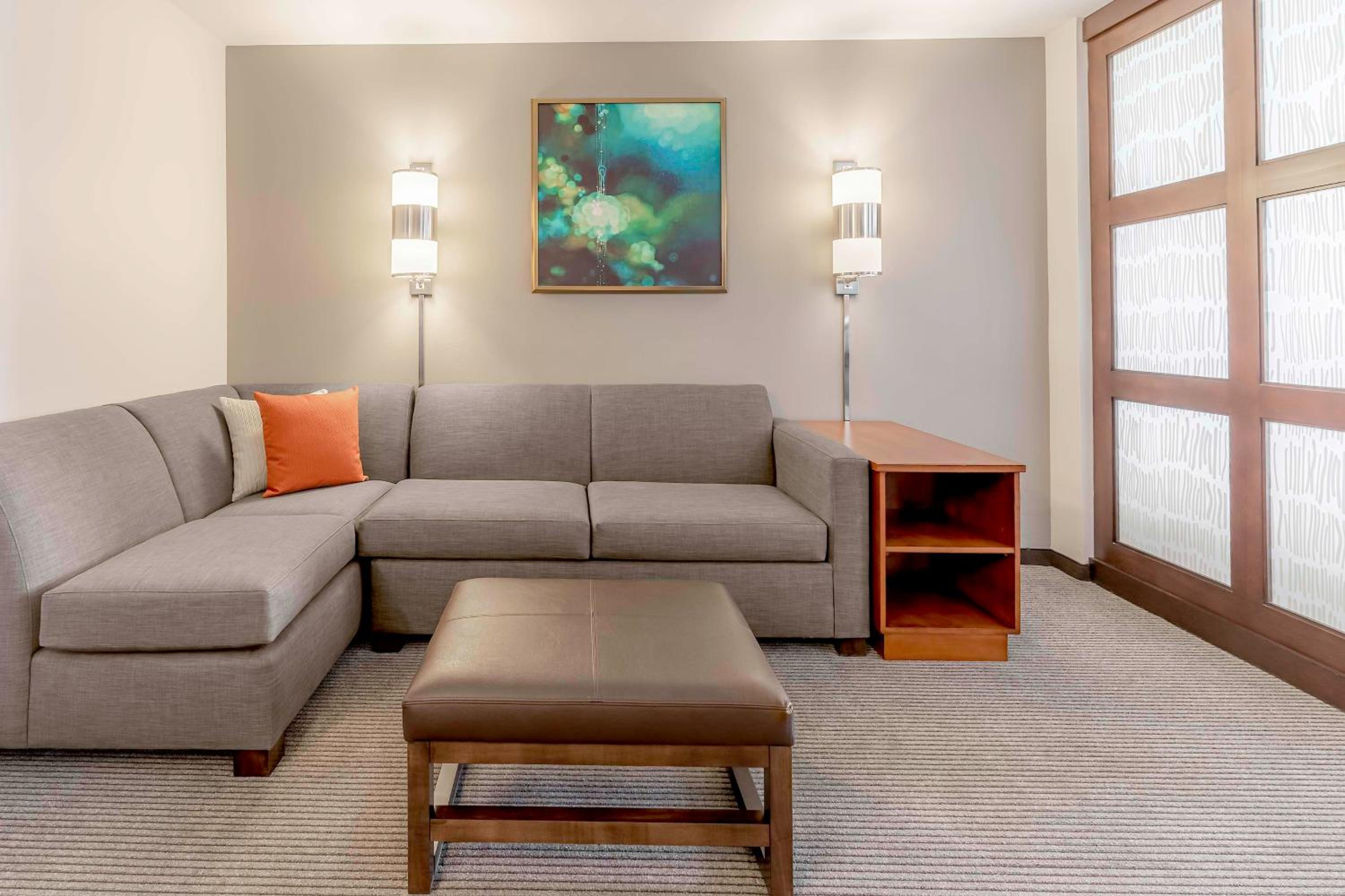 King Room with Sofa Bed - High Floor - Photo 9