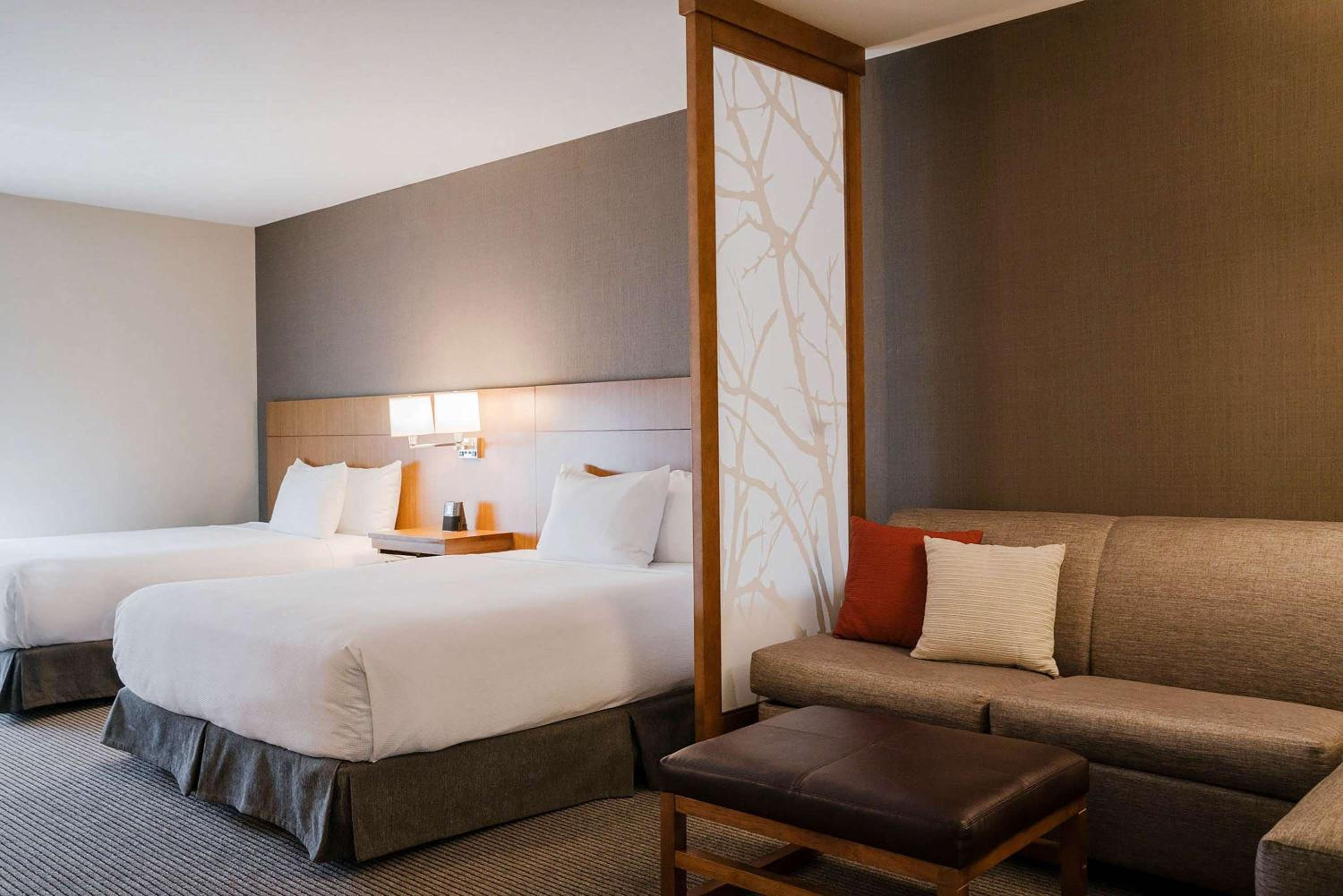 Queen Room with Two Queen Beds, Sofa Bed and Accessible Tub photo 1
