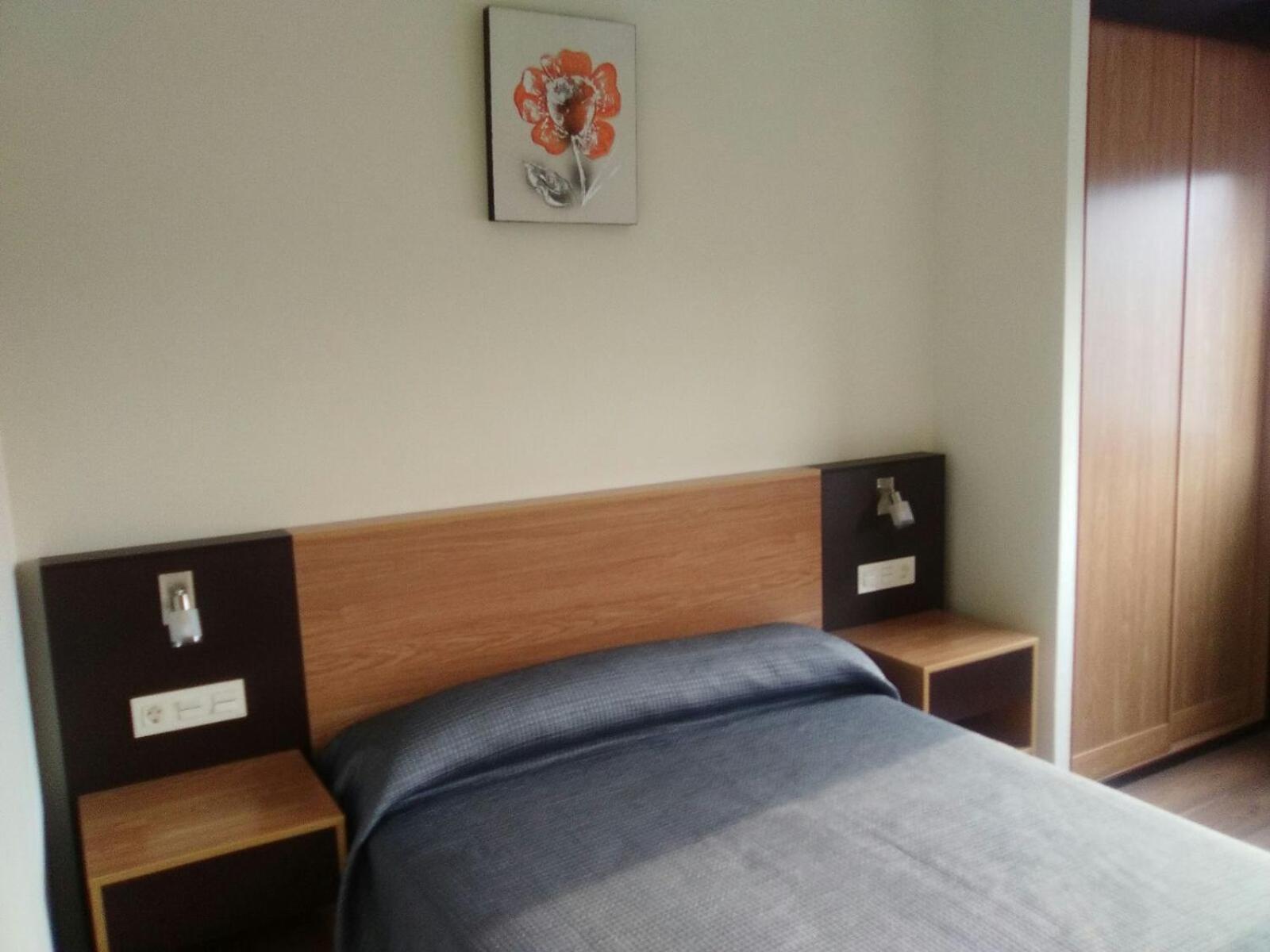 Double Room With Private Bathroom - Photo 1